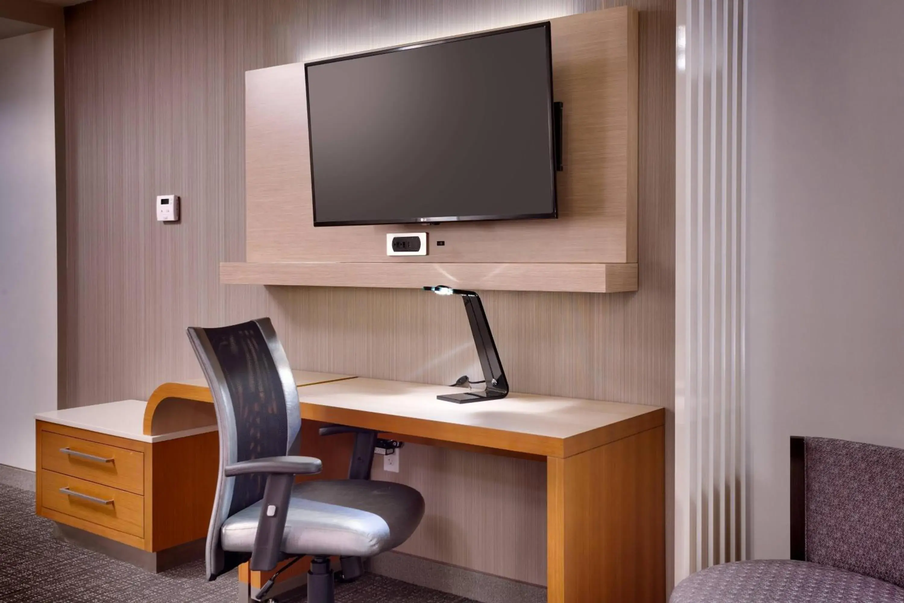 Photo of the whole room, TV/Entertainment Center in Courtyard by Marriott Salt Lake City Downtown