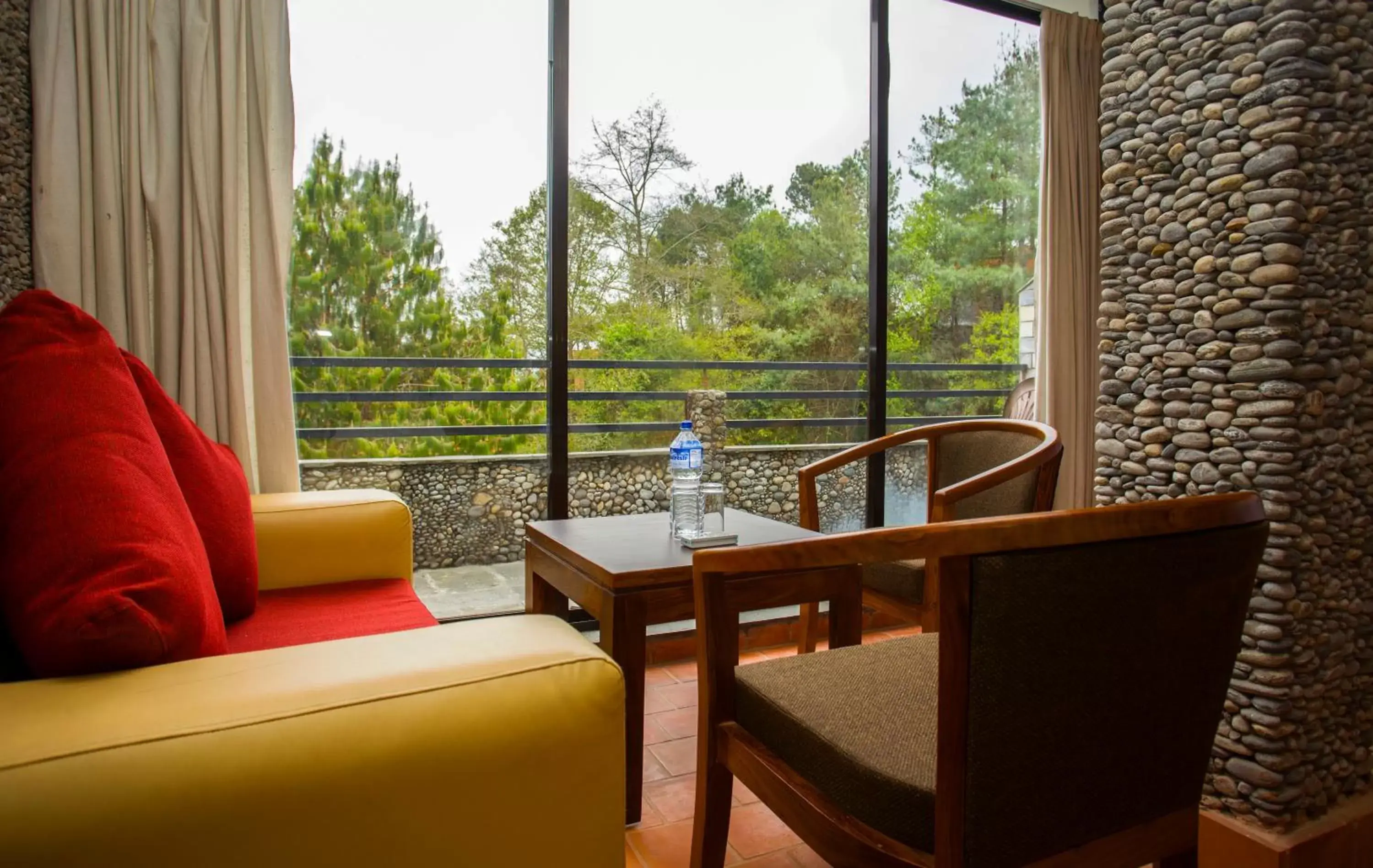 Seating area in Peaceful Cottage & Cafe Du Mont