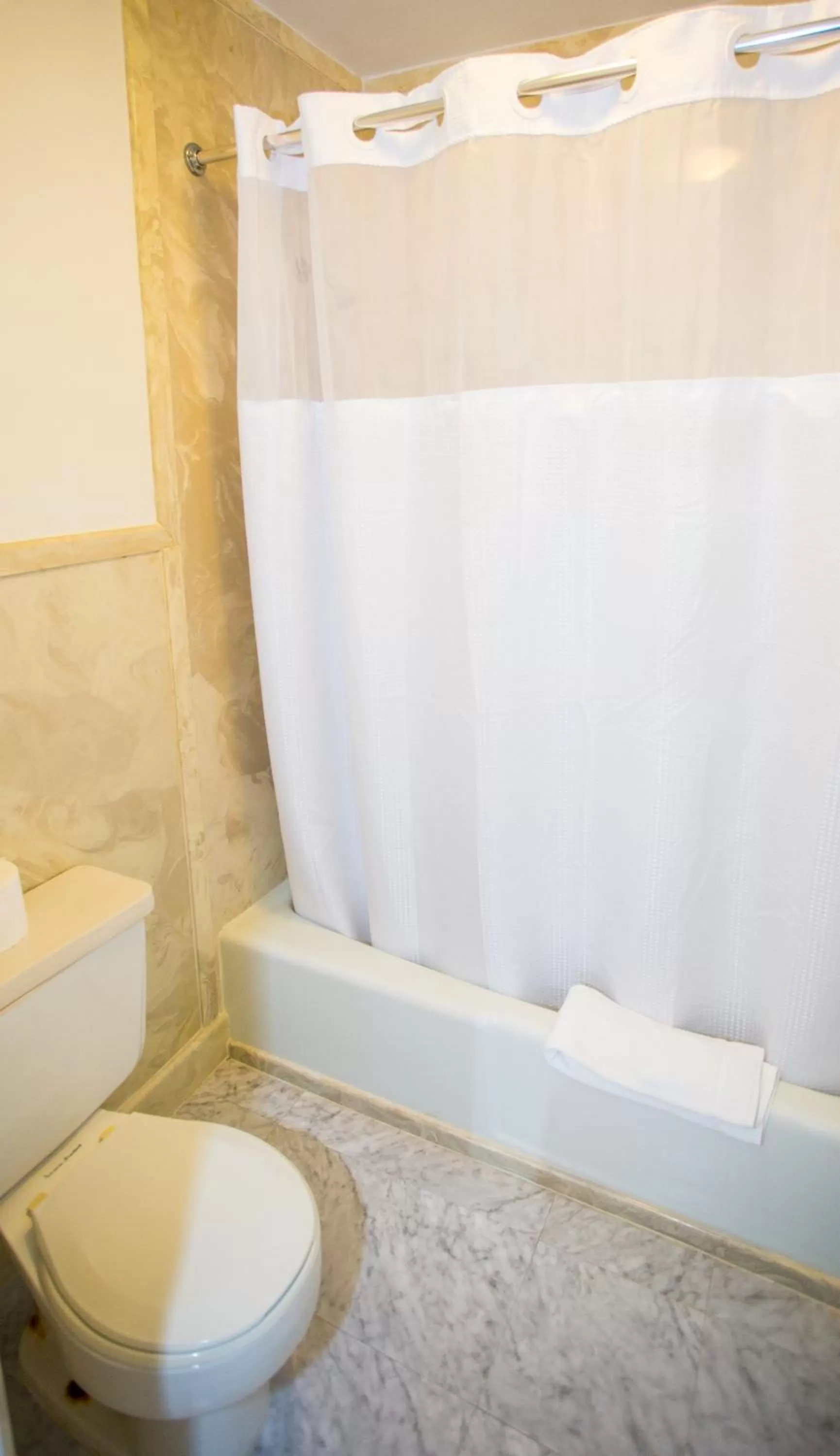 Bathroom in Sunset Motel