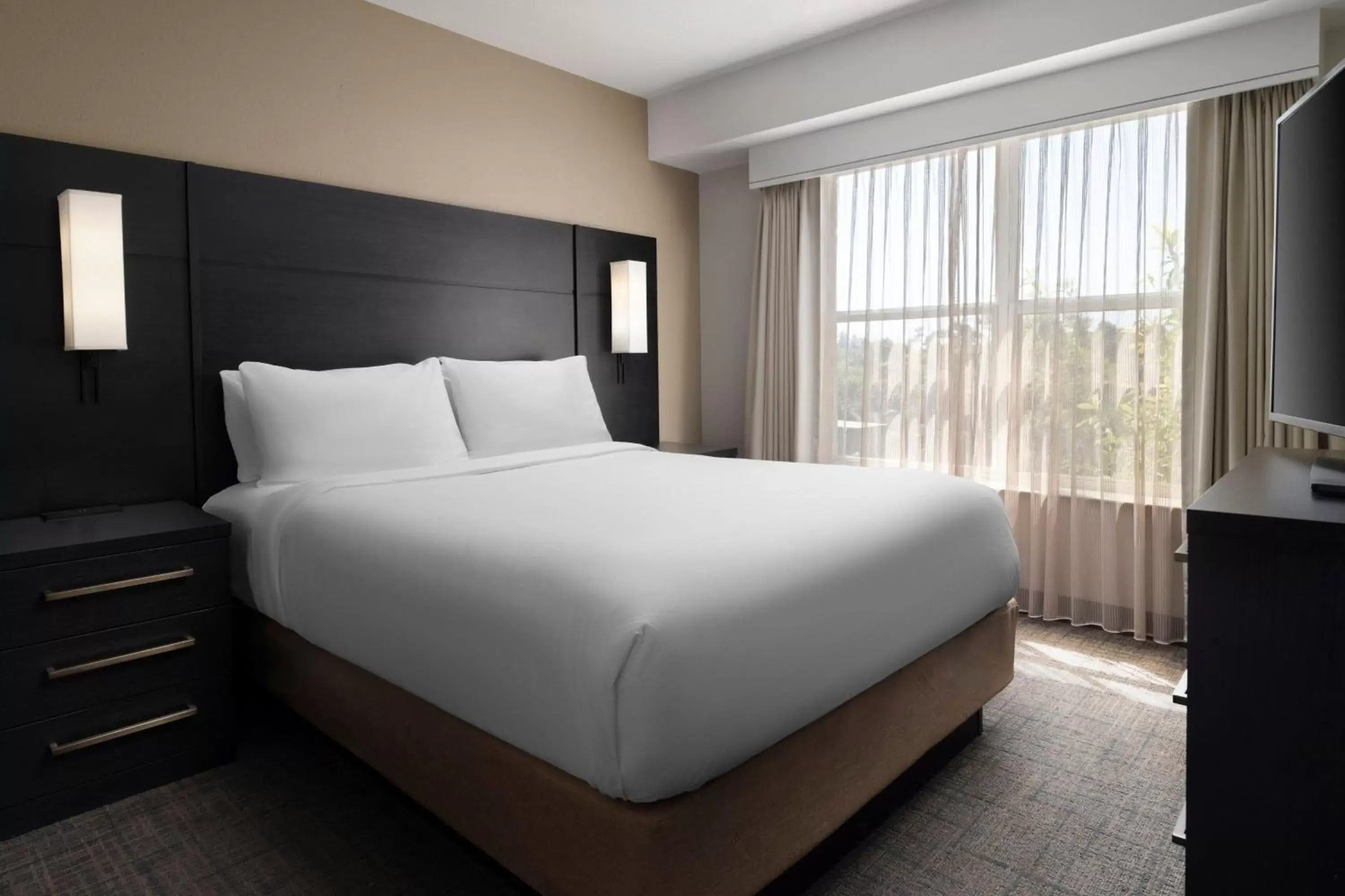 Bedroom, Bed in Residence Inn by Marriott Stockton
