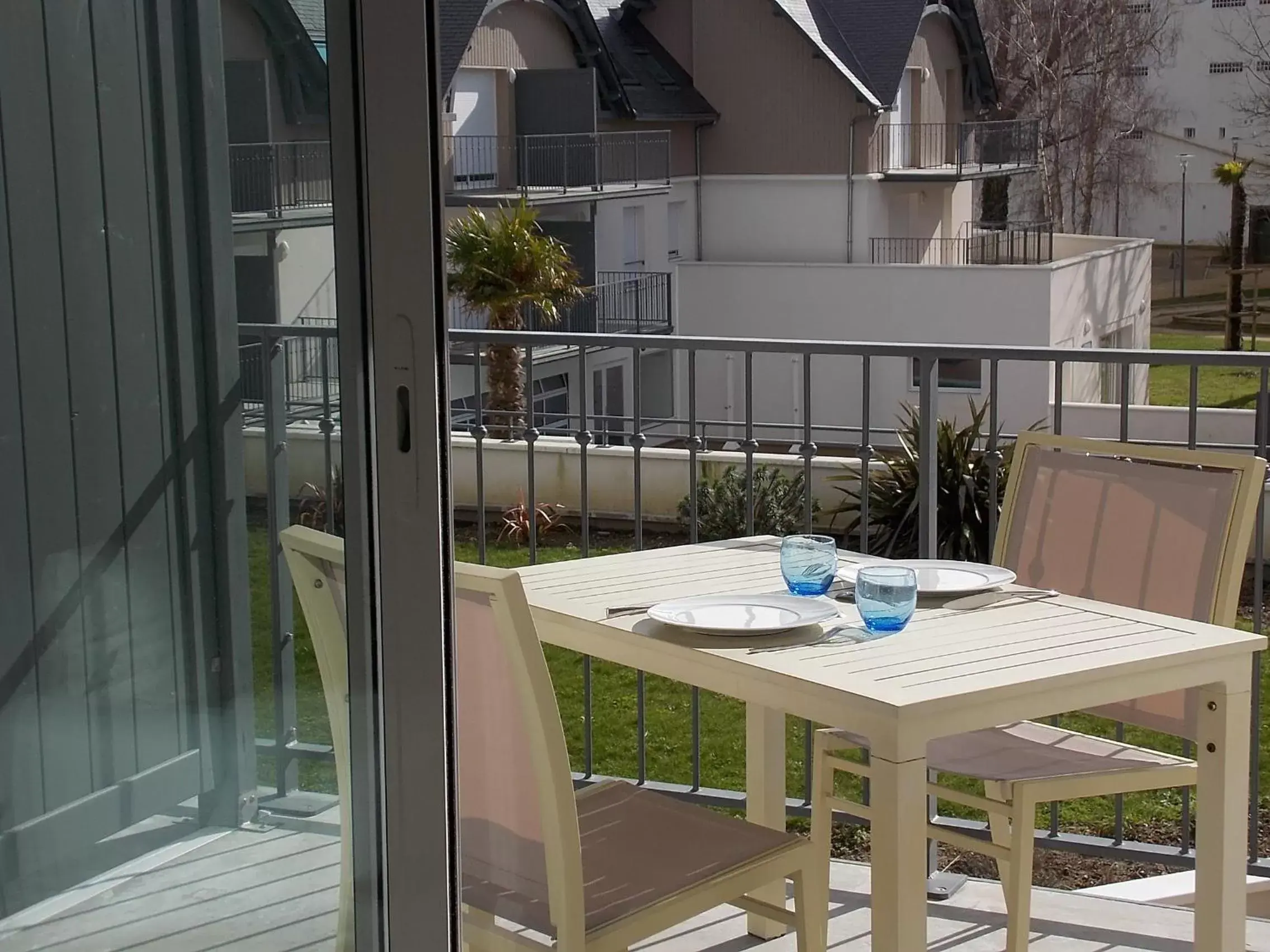 Balcony/Terrace in Résidence Vacances Bleues Les Jardins d'Arvor