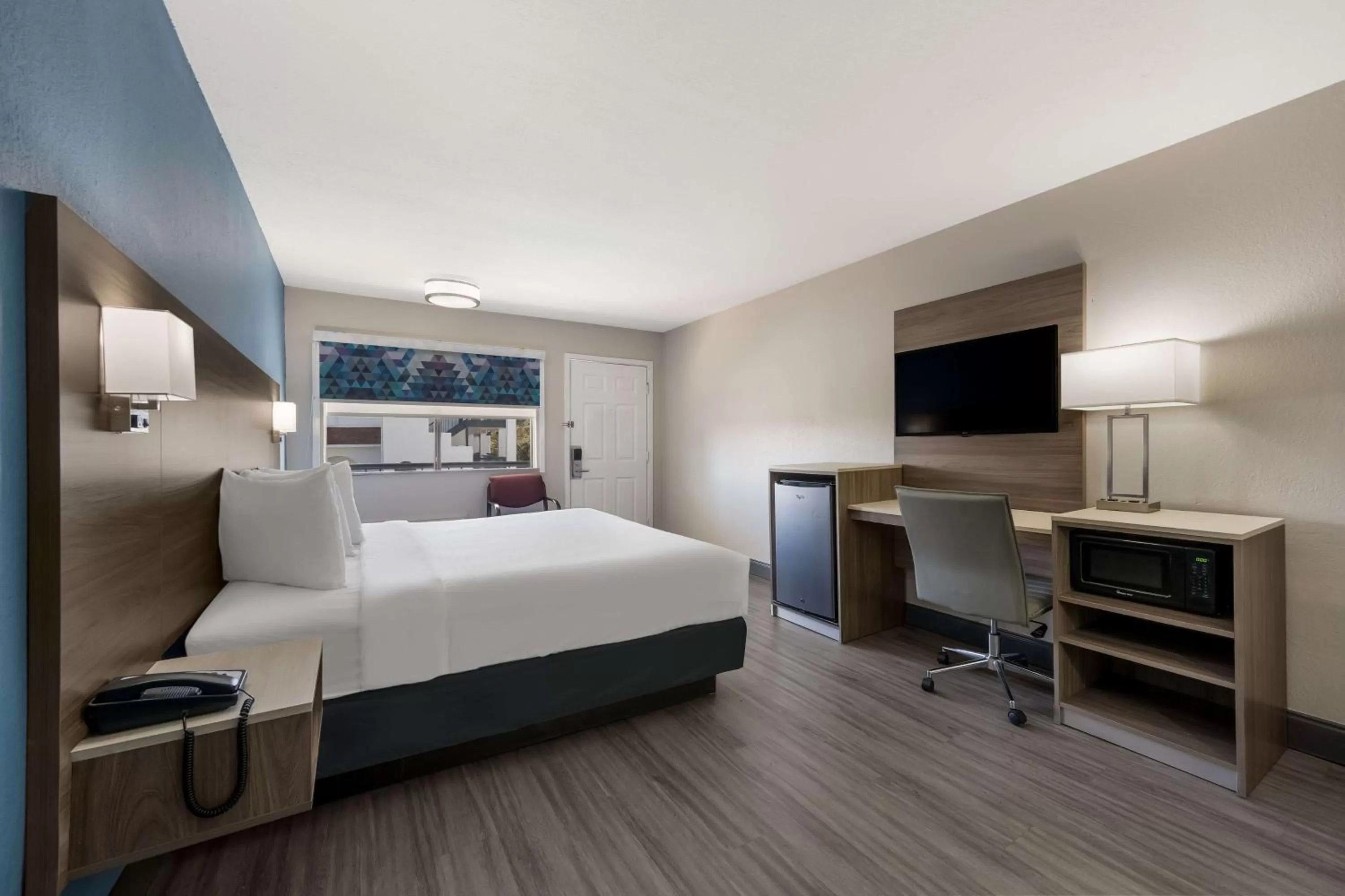 Bedroom, Bed in SureStay Hotel by Best Western Spring North Houston