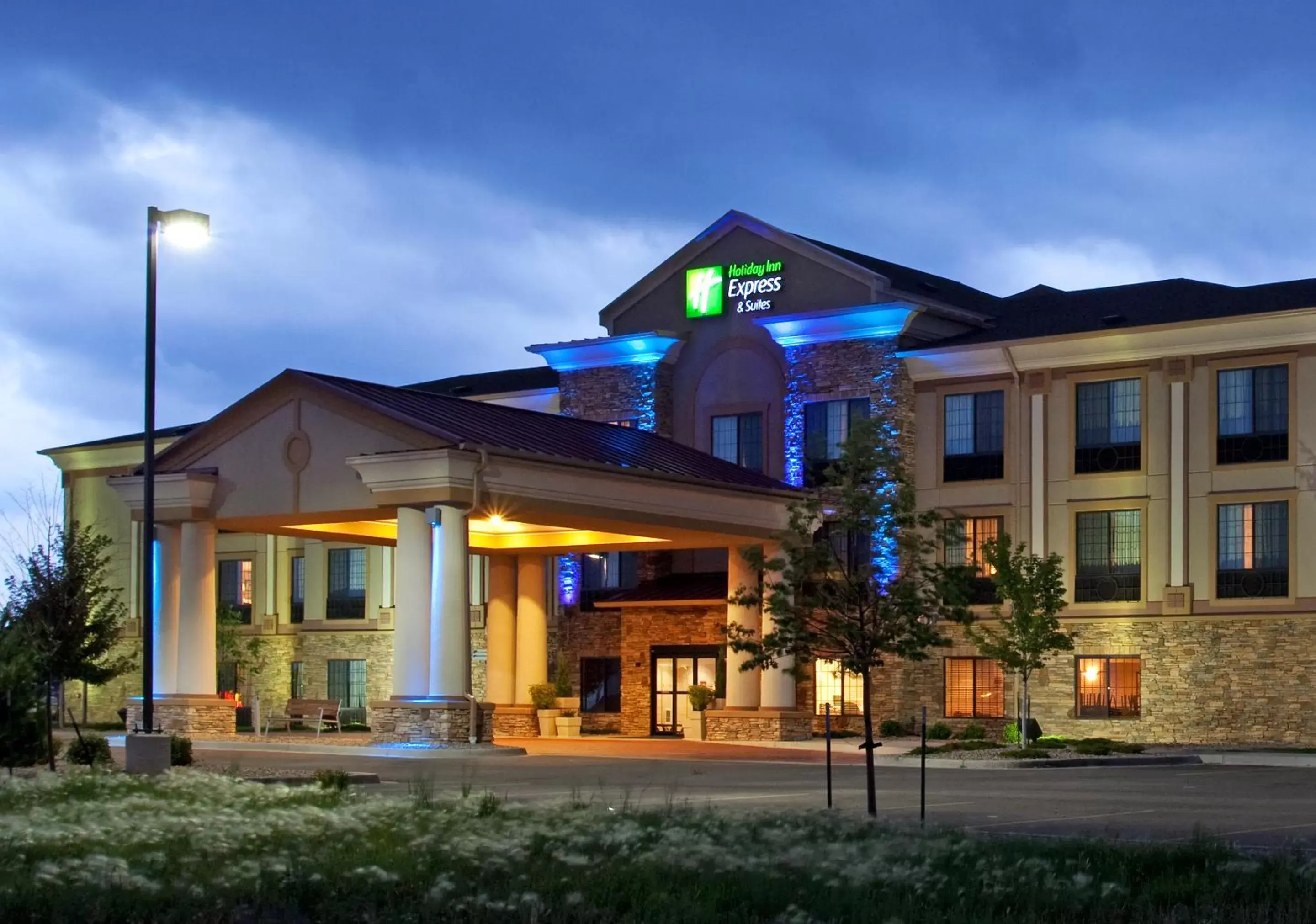 Property Building in Holiday Inn Express Hotel & Suites Longmont, an IHG Hotel