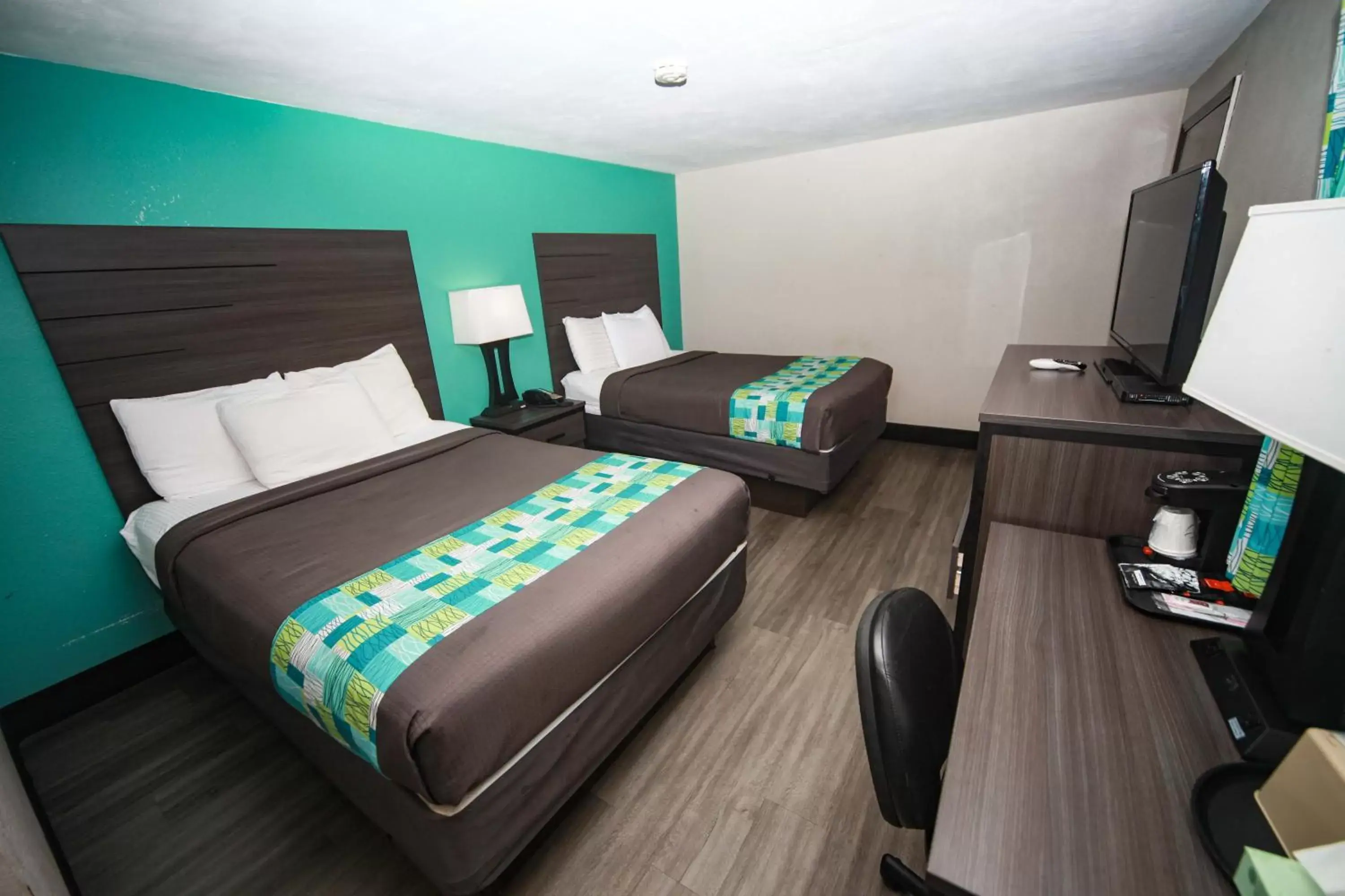 Photo of the whole room, Bed in Relax Inn-Bradford