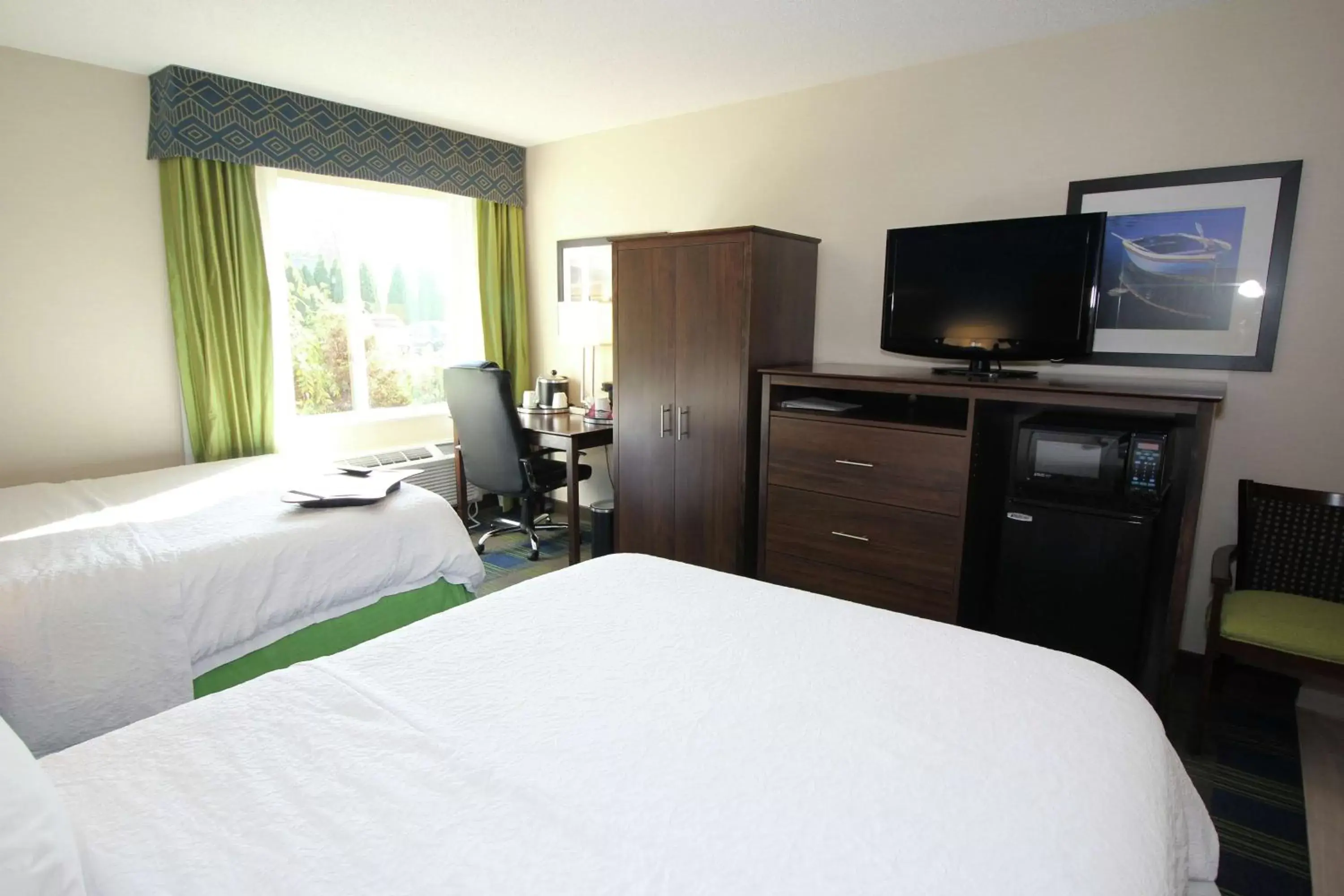 Bedroom, Bed in Hampton Inn Sandusky-Central