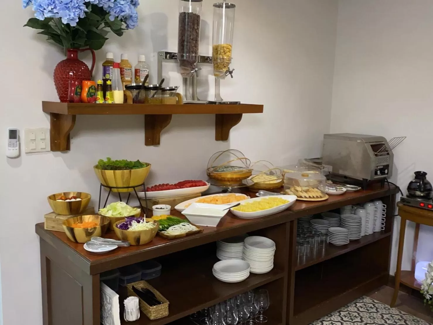 Breakfast in White Boutique Hotel and Spa