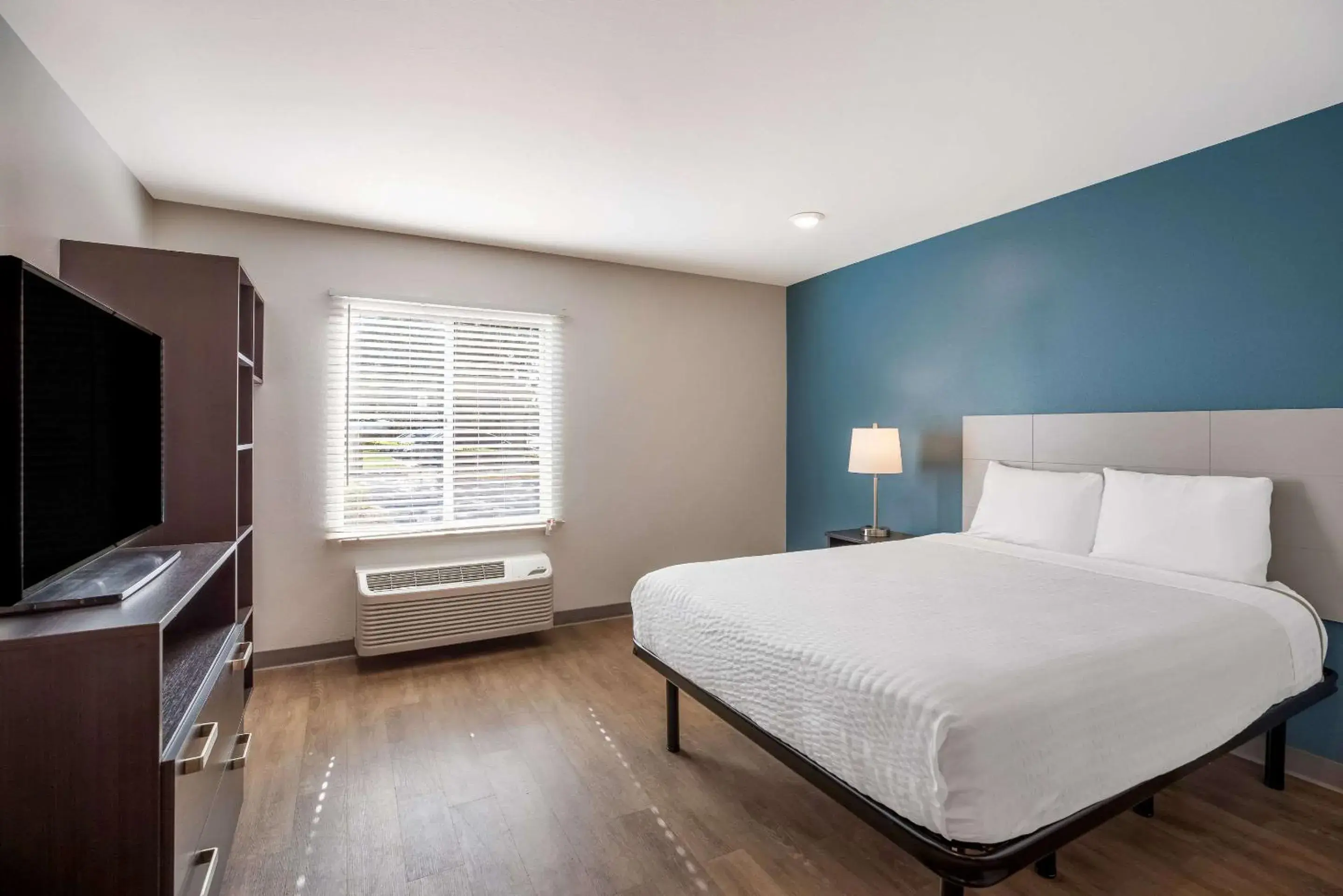 Bedroom, Bed in WoodSpring Suites Orlando North - Maitland
