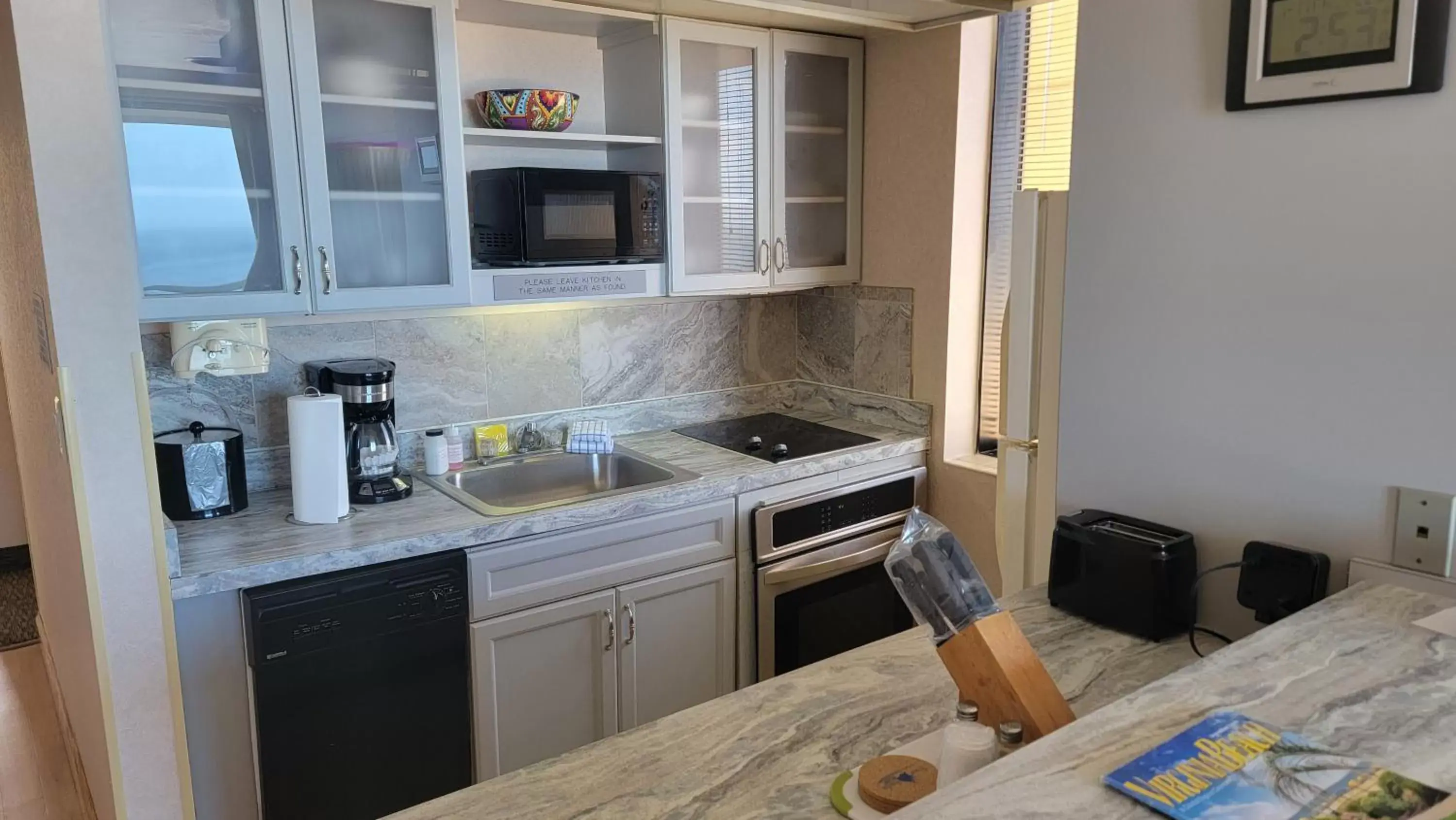 dishwasher, Kitchen/Kitchenette in Four Sails Resort