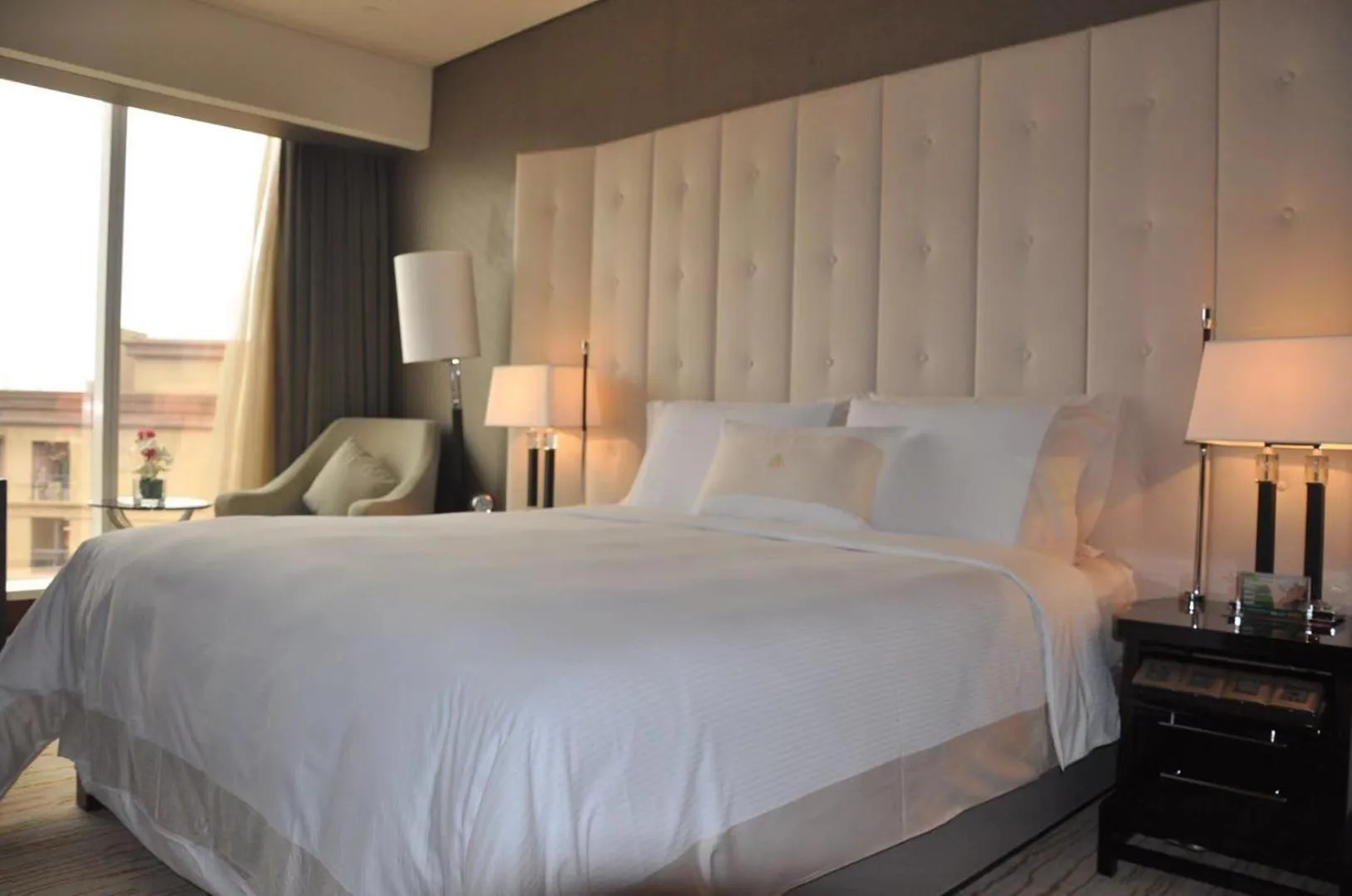 Bed in Royal International Hotel Shanghai - Pudong International Airport