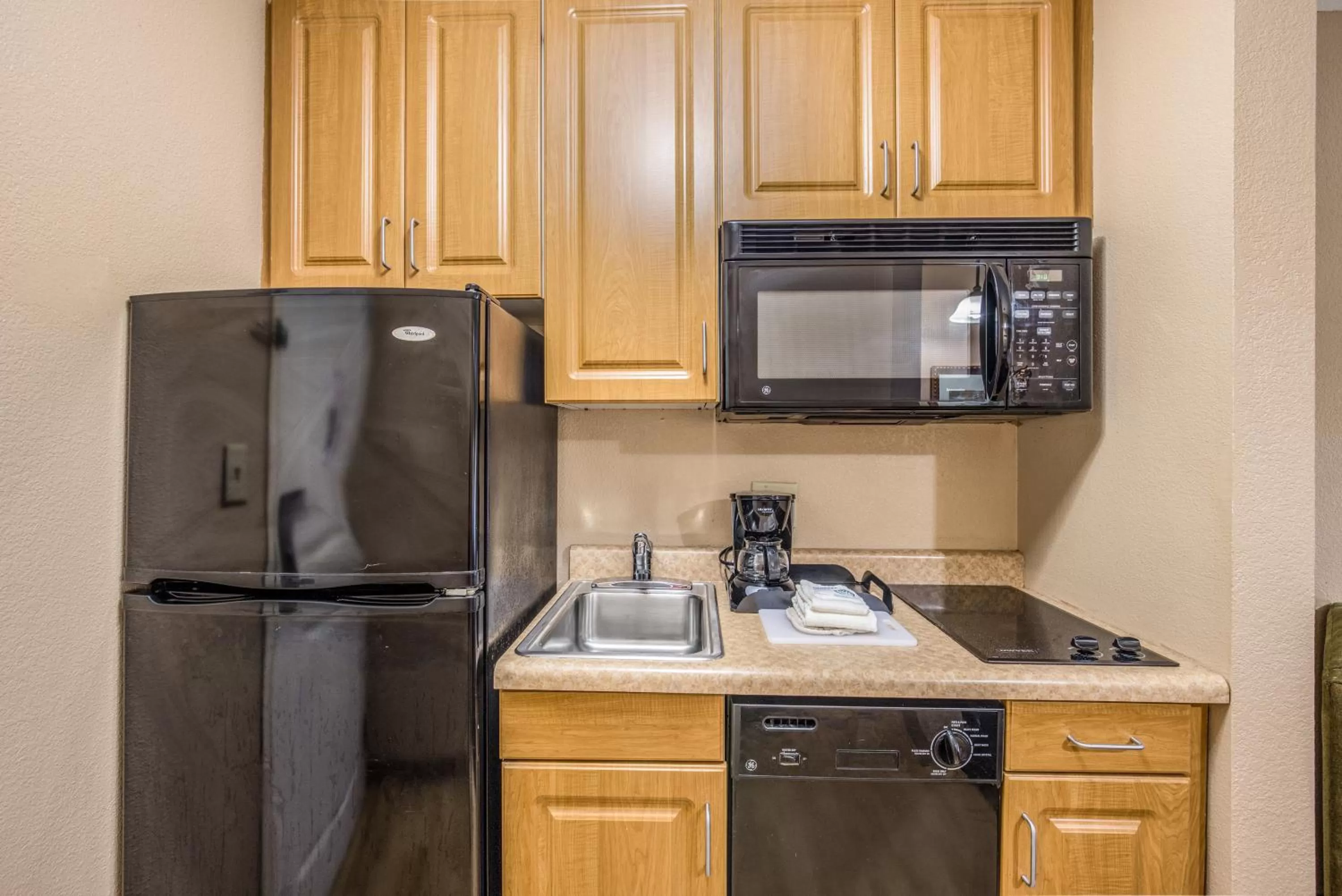 Kitchen or kitchenette in MainStay Suites Port Saint Joe South