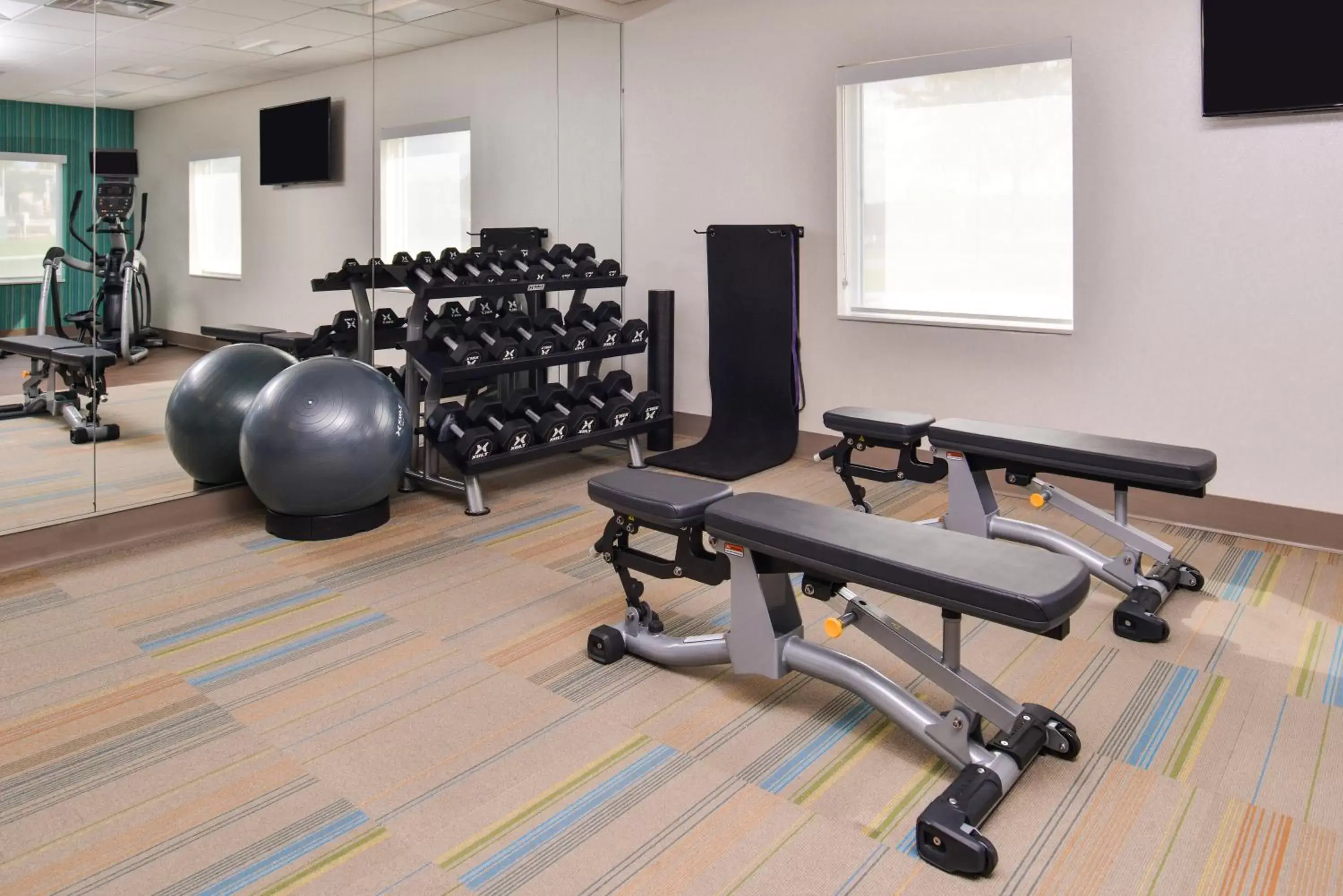 Spa and wellness centre/facilities, Fitness Center/Facilities in Holiday Inn Express & Suites - Mall of America - MSP Airport, an IHG Hotel