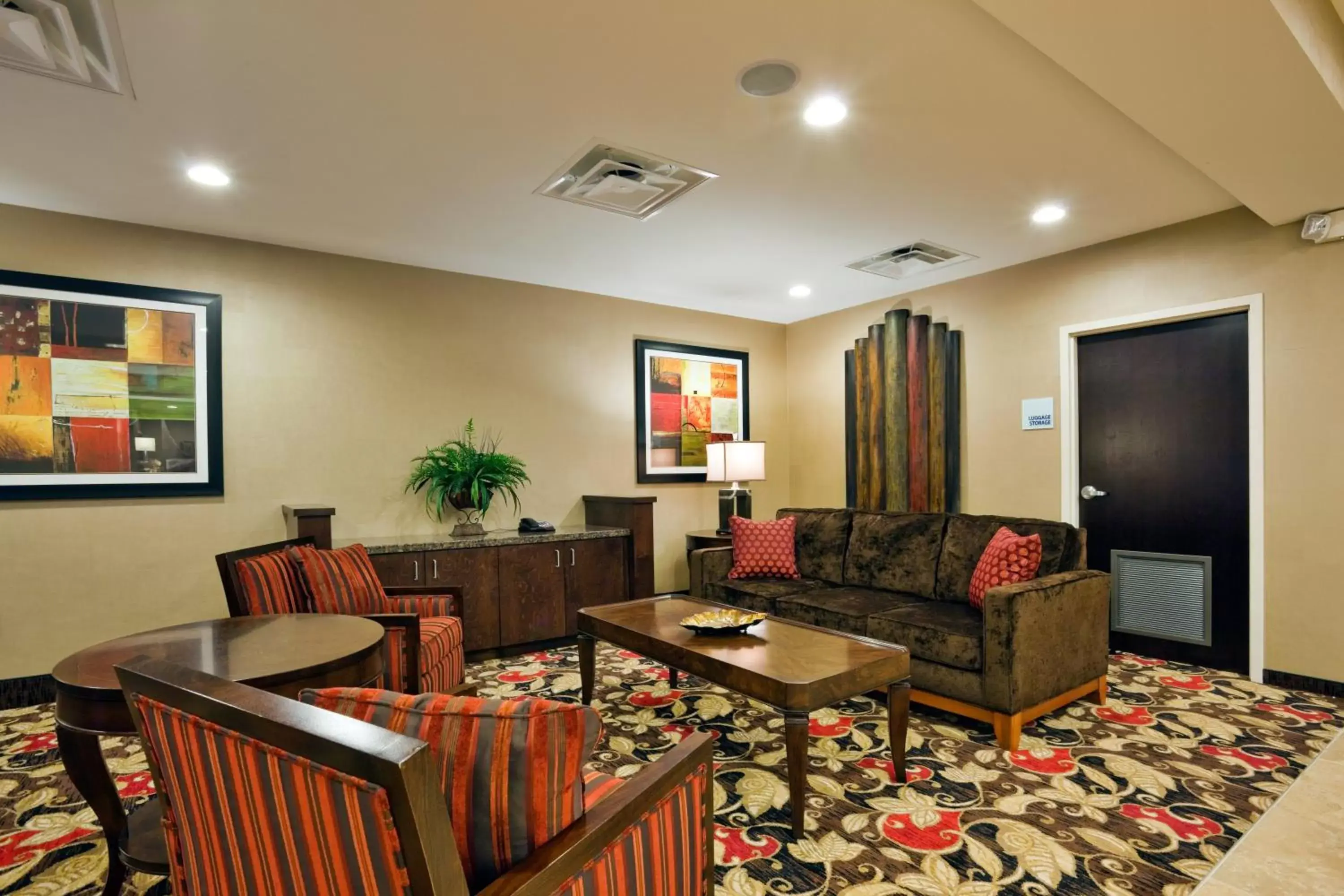 Restaurant/places to eat, Seating Area in Holiday Inn Express Hotel & Suites Kodak East-Sevierville, an IHG Hotel