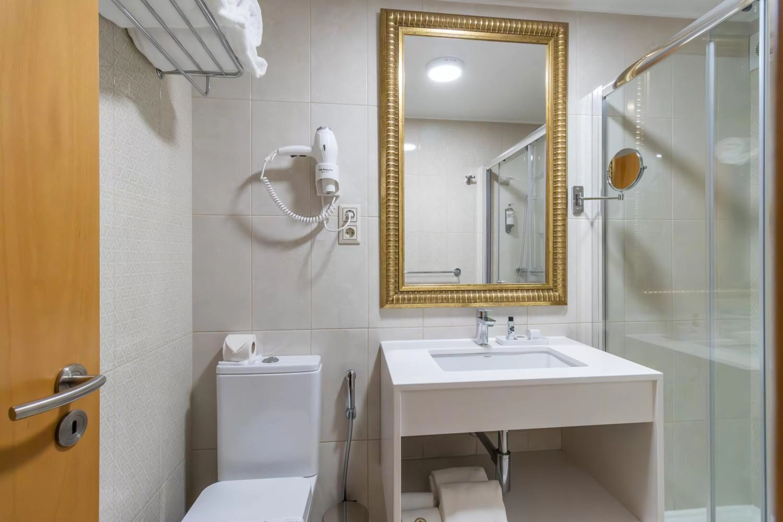 Shower in Hotel Lis Batalha