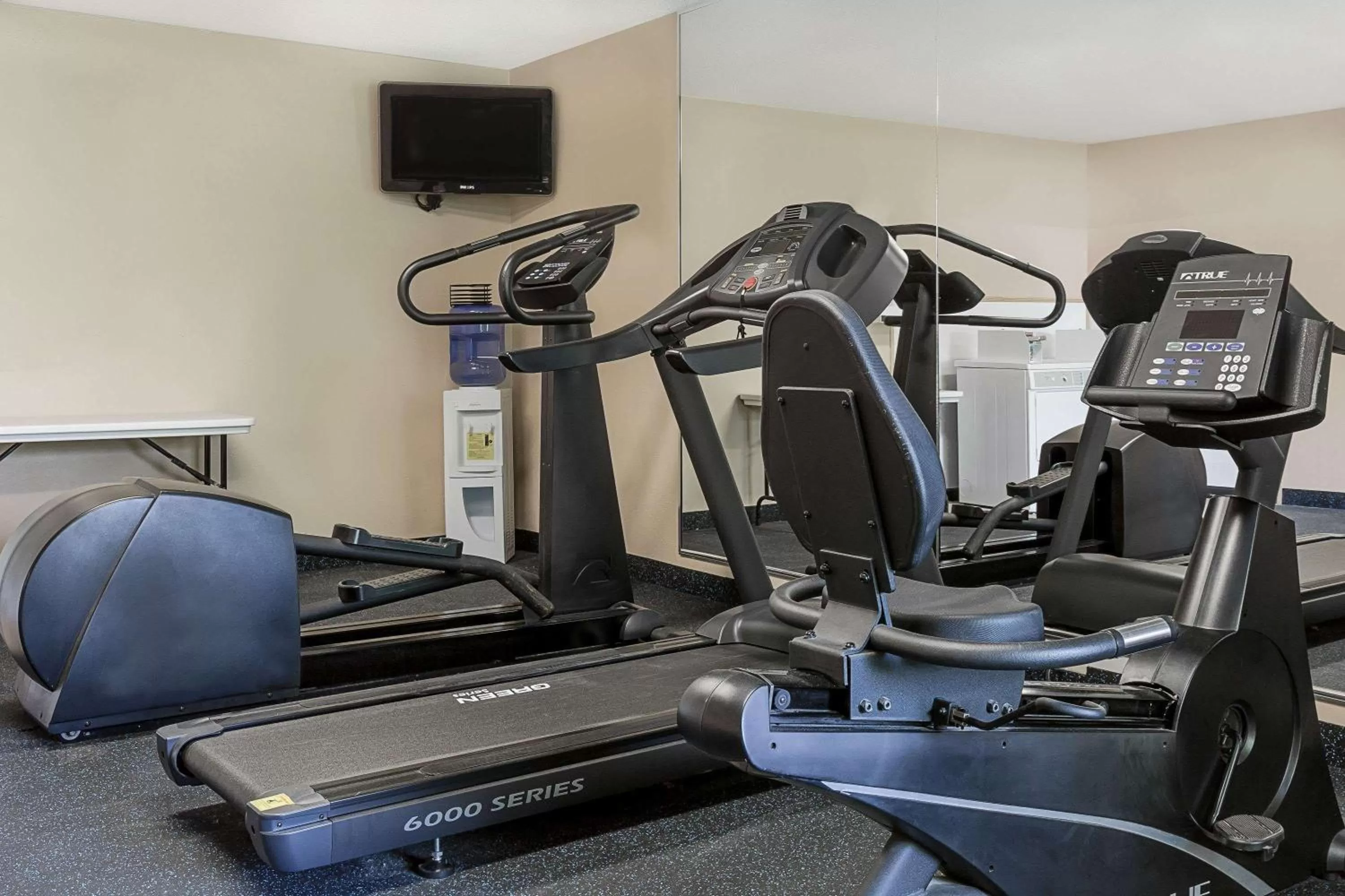 Fitness centre/facilities in Days Inn by Wyndham Hoover Birmingham