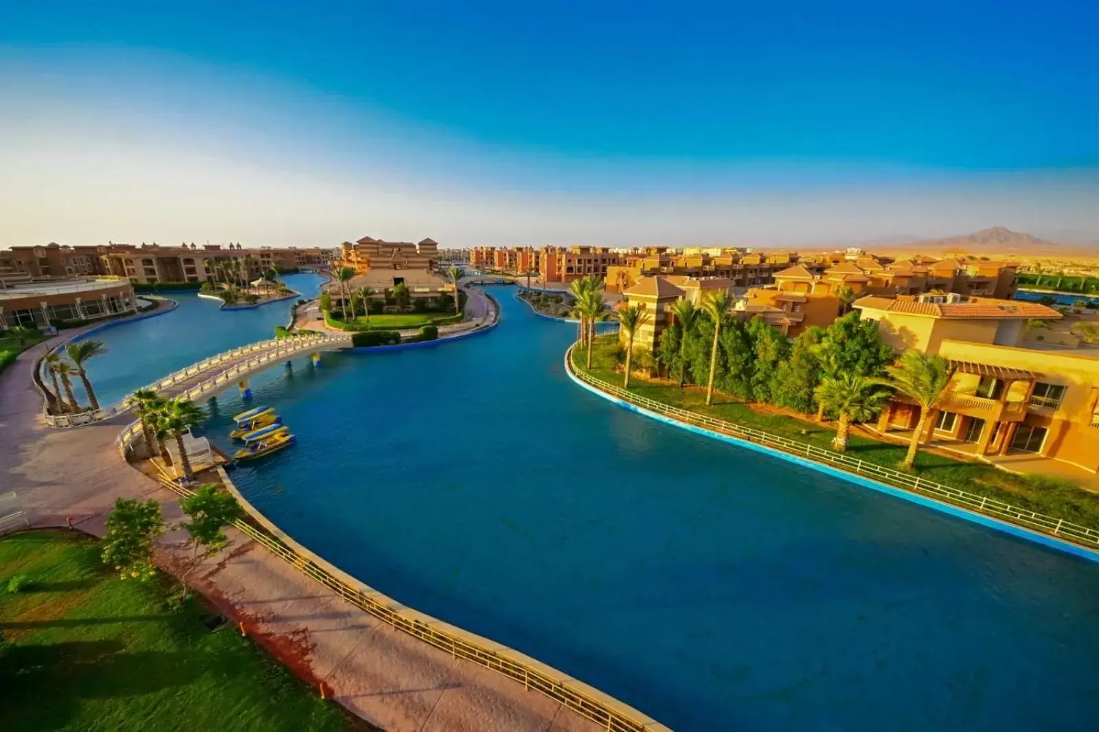 Lake view, Bird's-eye View in Parrotel Lagoon Waterpark Resort