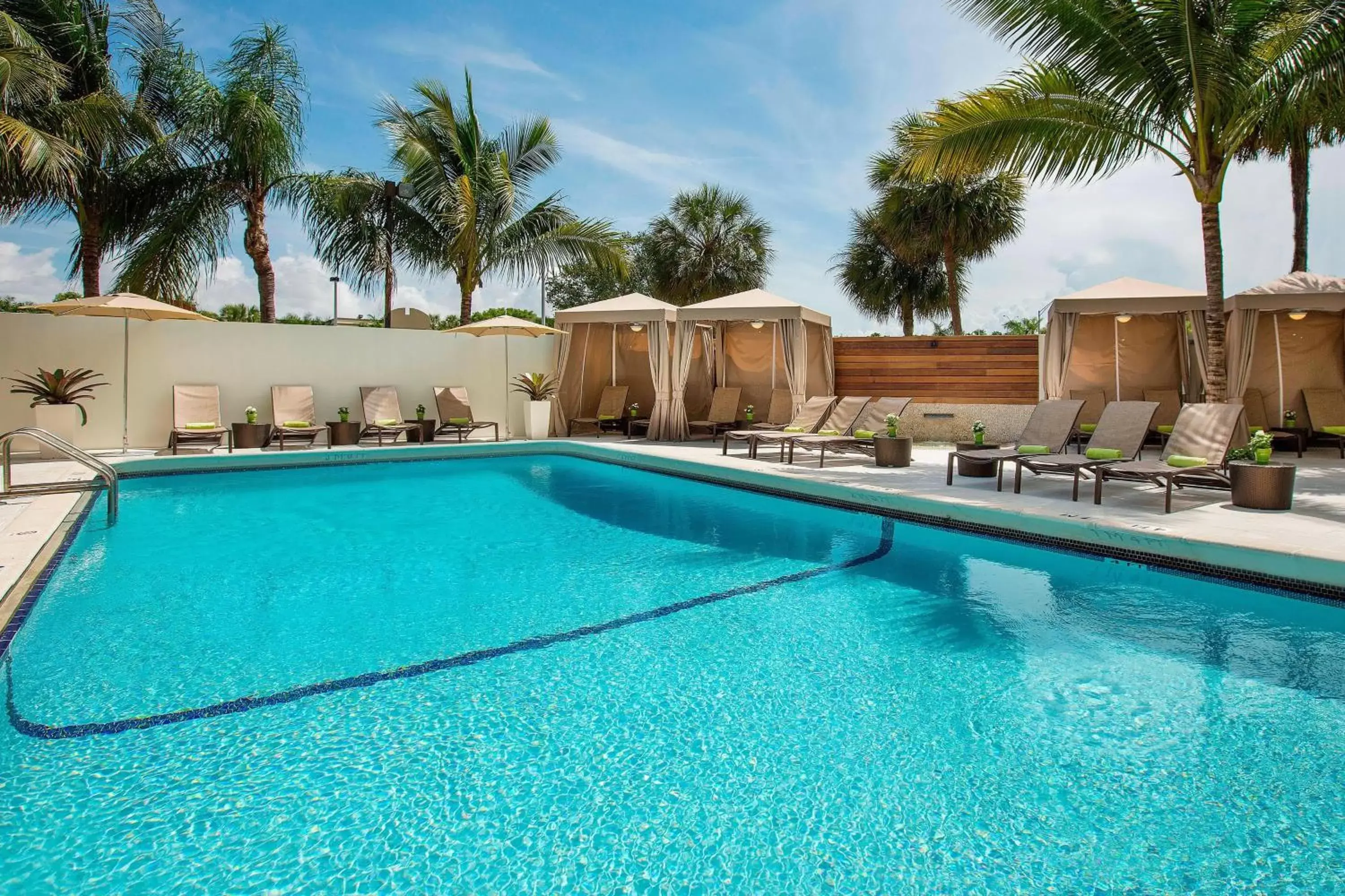 Swimming Pool in Aloft Miami Dadeland