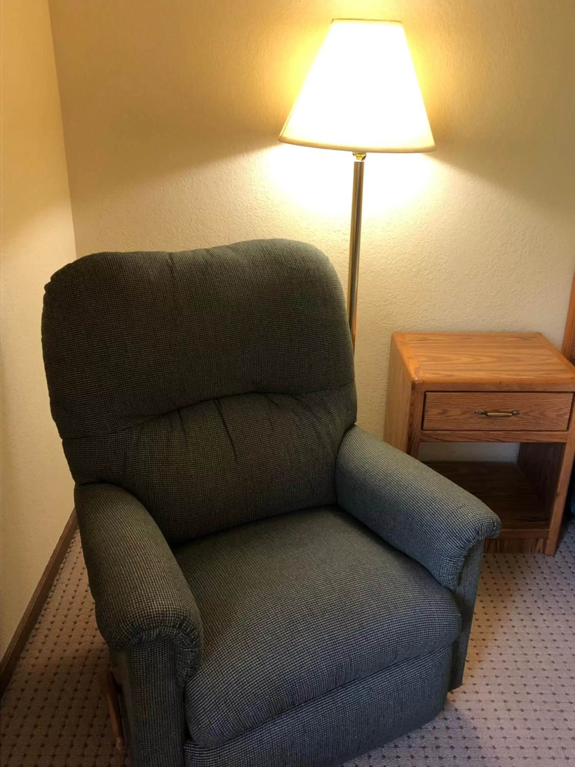 Seating Area in Days Inn by Wyndham Iron Mountain