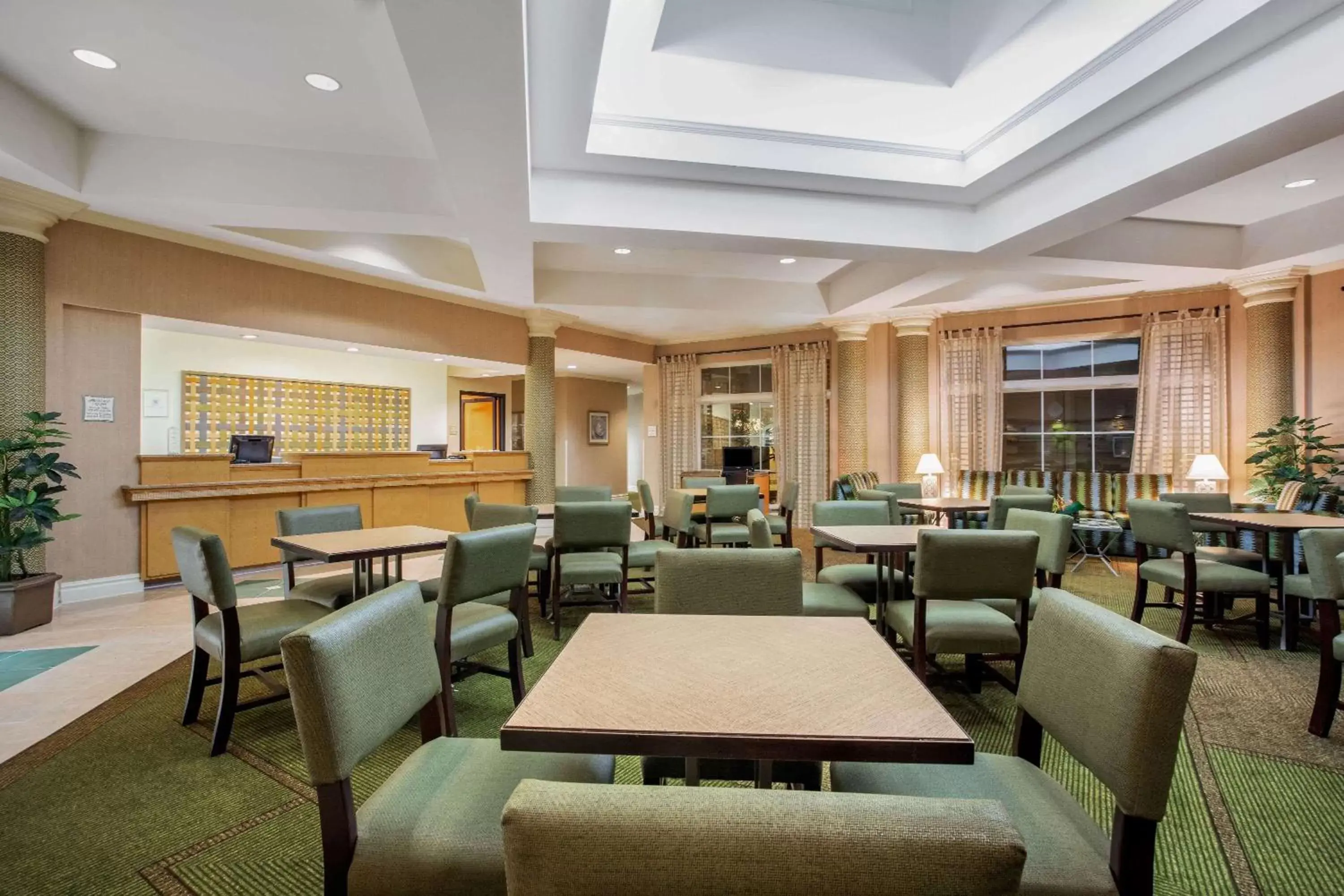 Lobby or reception, Restaurant/Places to Eat in La Quinta by Wyndham Greensboro NC