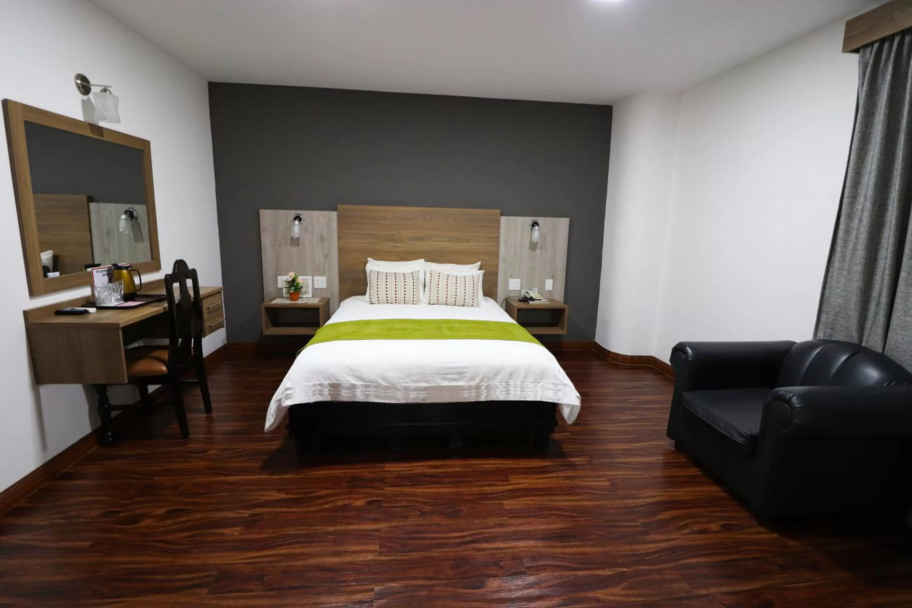 Bed in Hotel Puerta del Sol