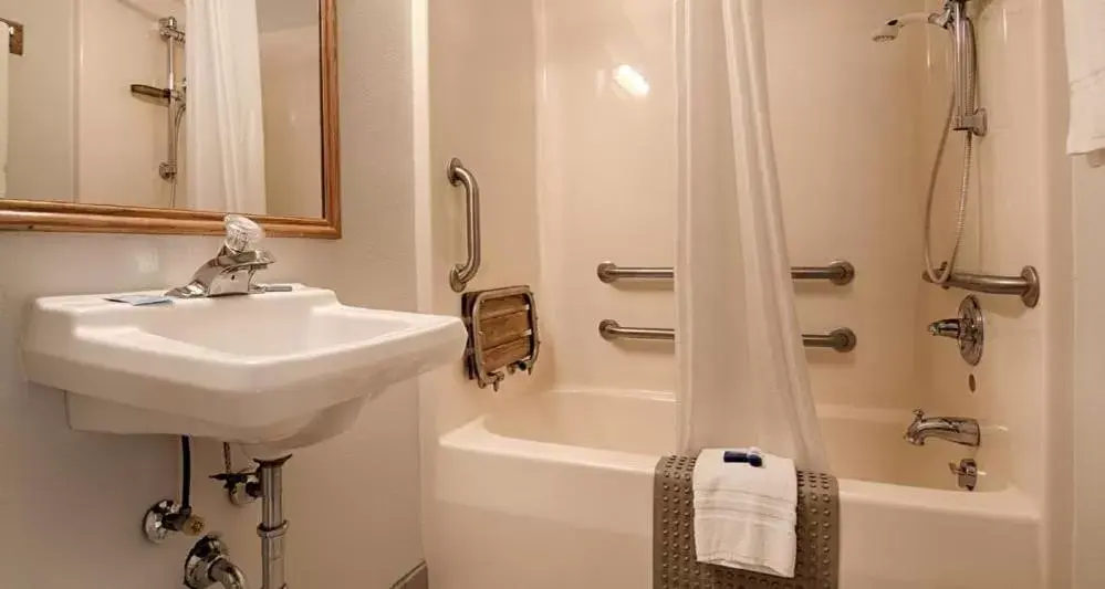 Bathroom in Centerstone Resort Lake-Aire