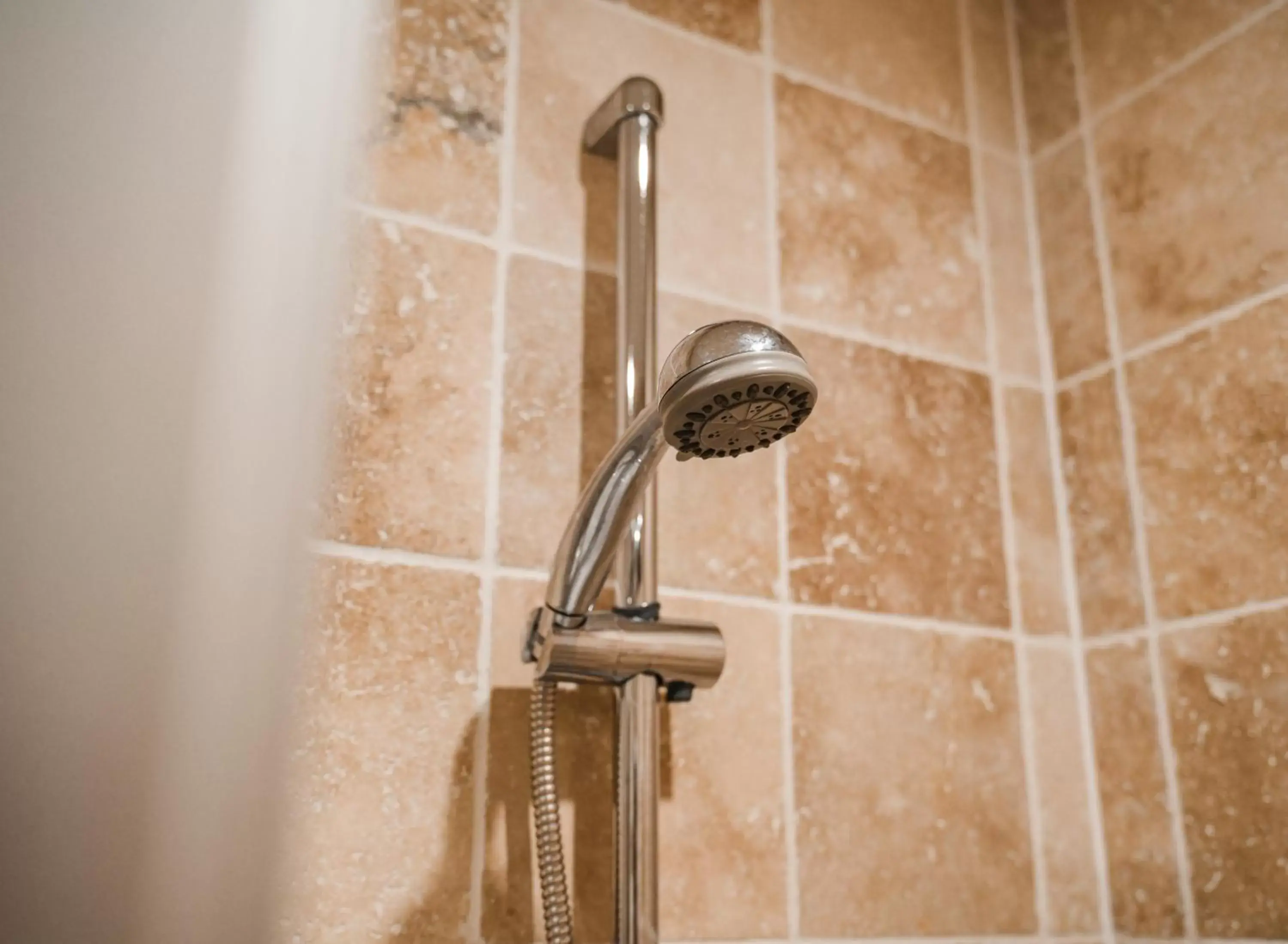 Shower, Bathroom in Hotel Louisa