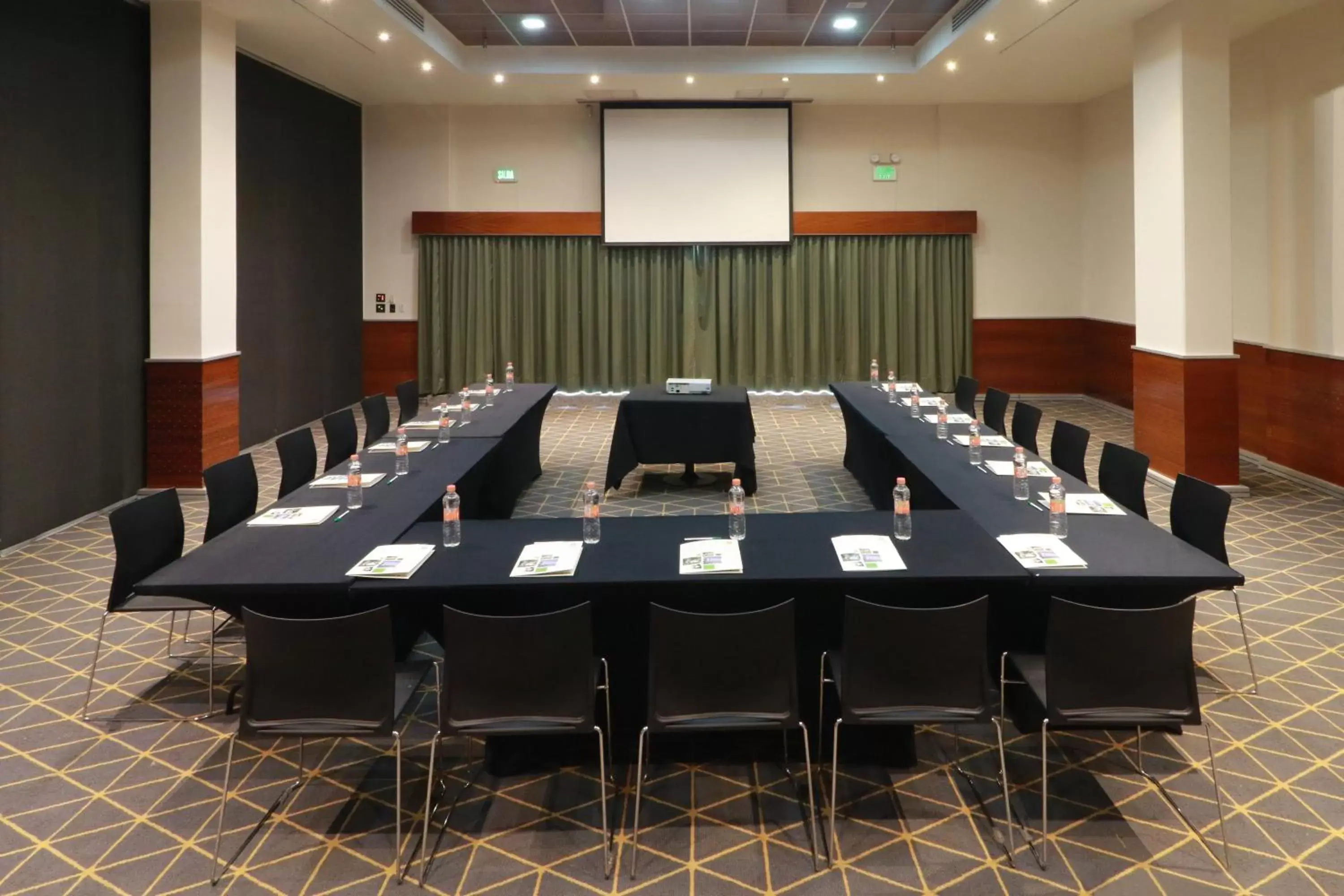Meeting/conference room in Holiday Inn San Luis Potosi-Quijote, an IHG Hotel