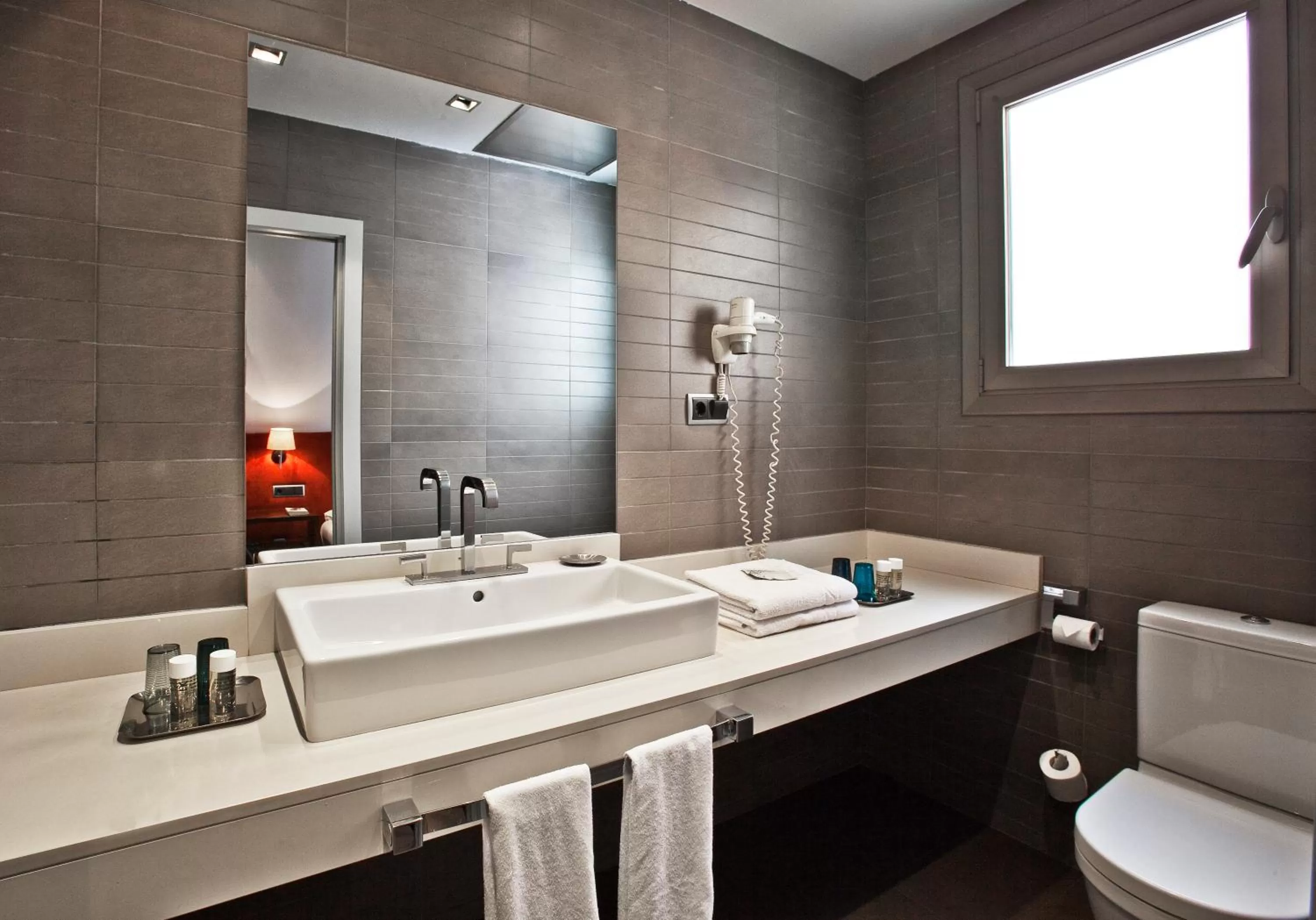 Bathroom in Chic & Basic Zoo