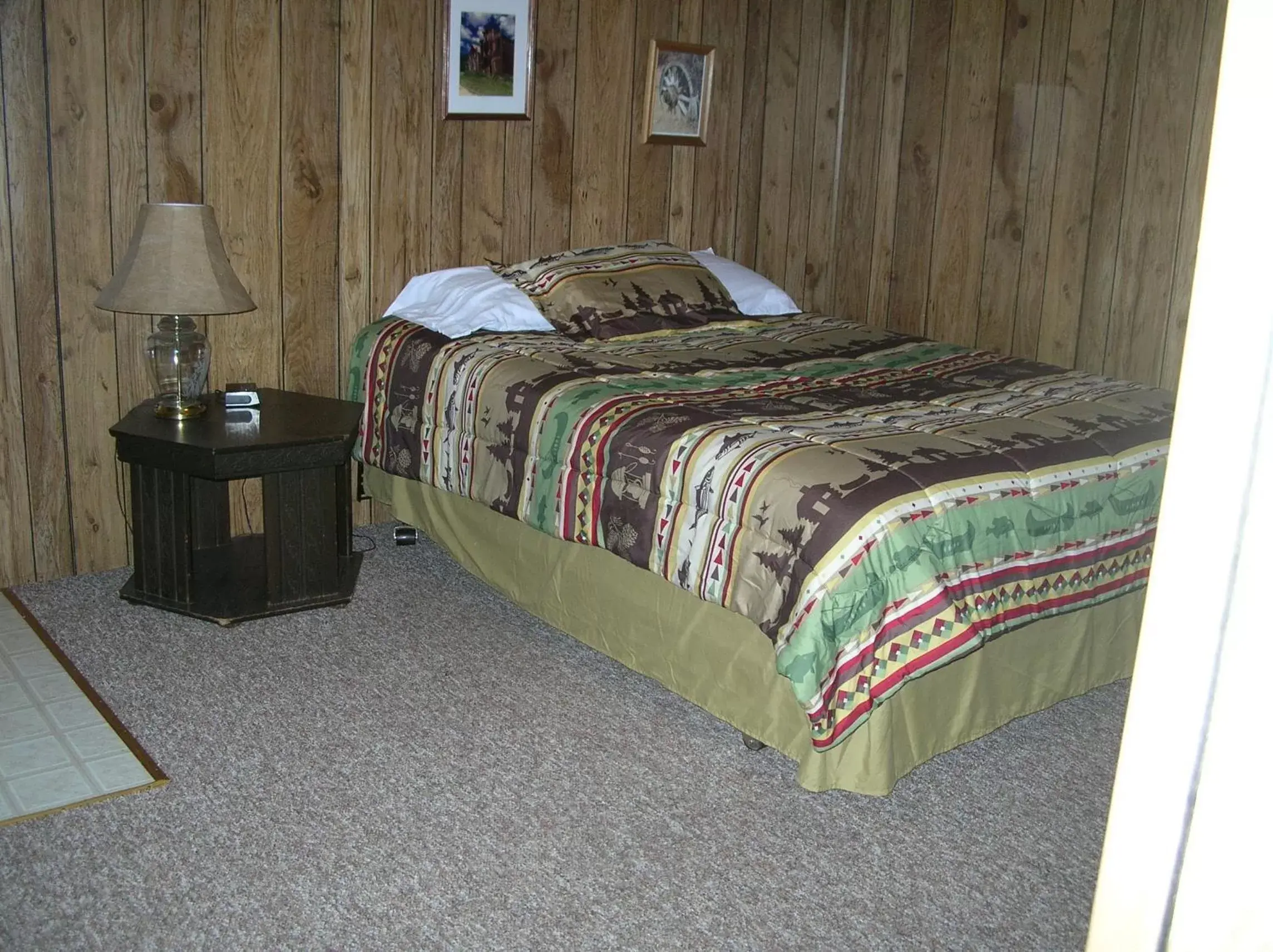 Bed in Little River Motel Saint Regis