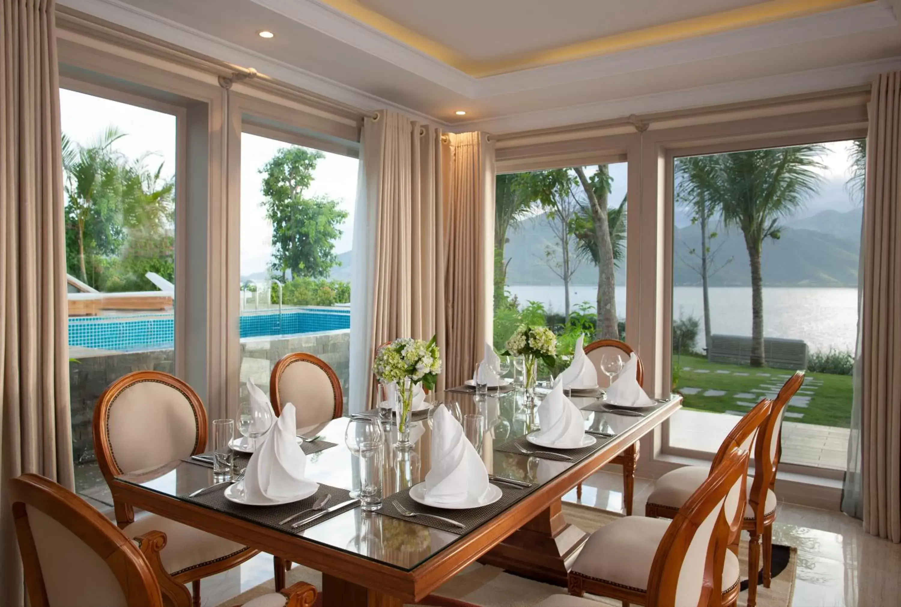 Dining area in Hon Tam Resort