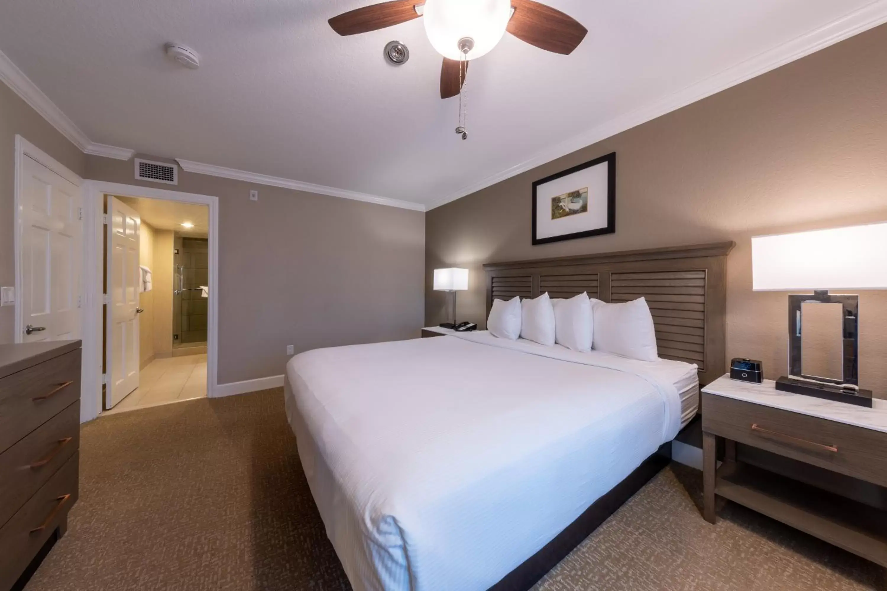 Bedroom, Bed in Carlsbad Inn Beach Resort