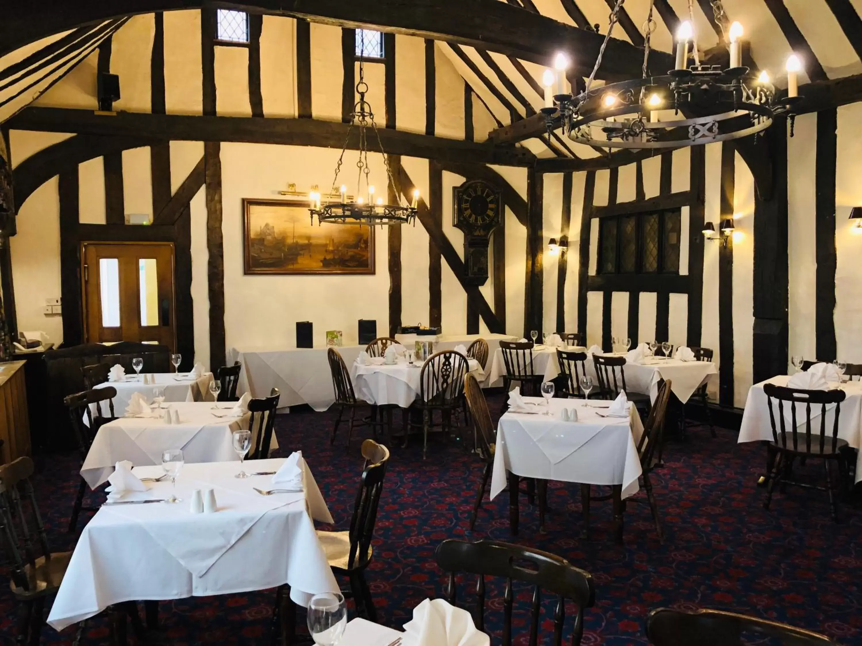 Restaurant/Places to Eat in Brook Red Lion Hotel
