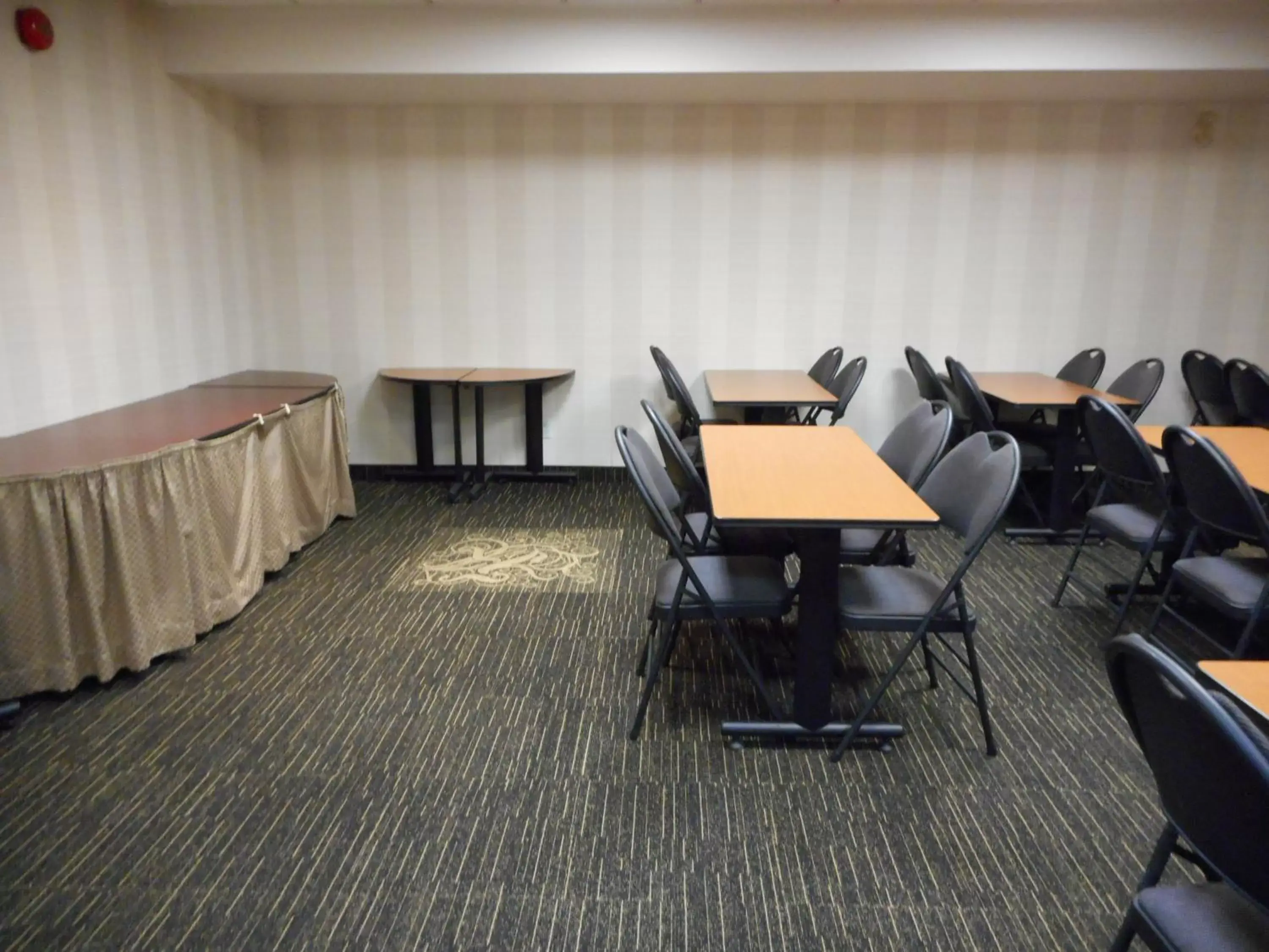 Meeting/conference room, Business Area/Conference Room in Chateau Repotel Duplessis Airport