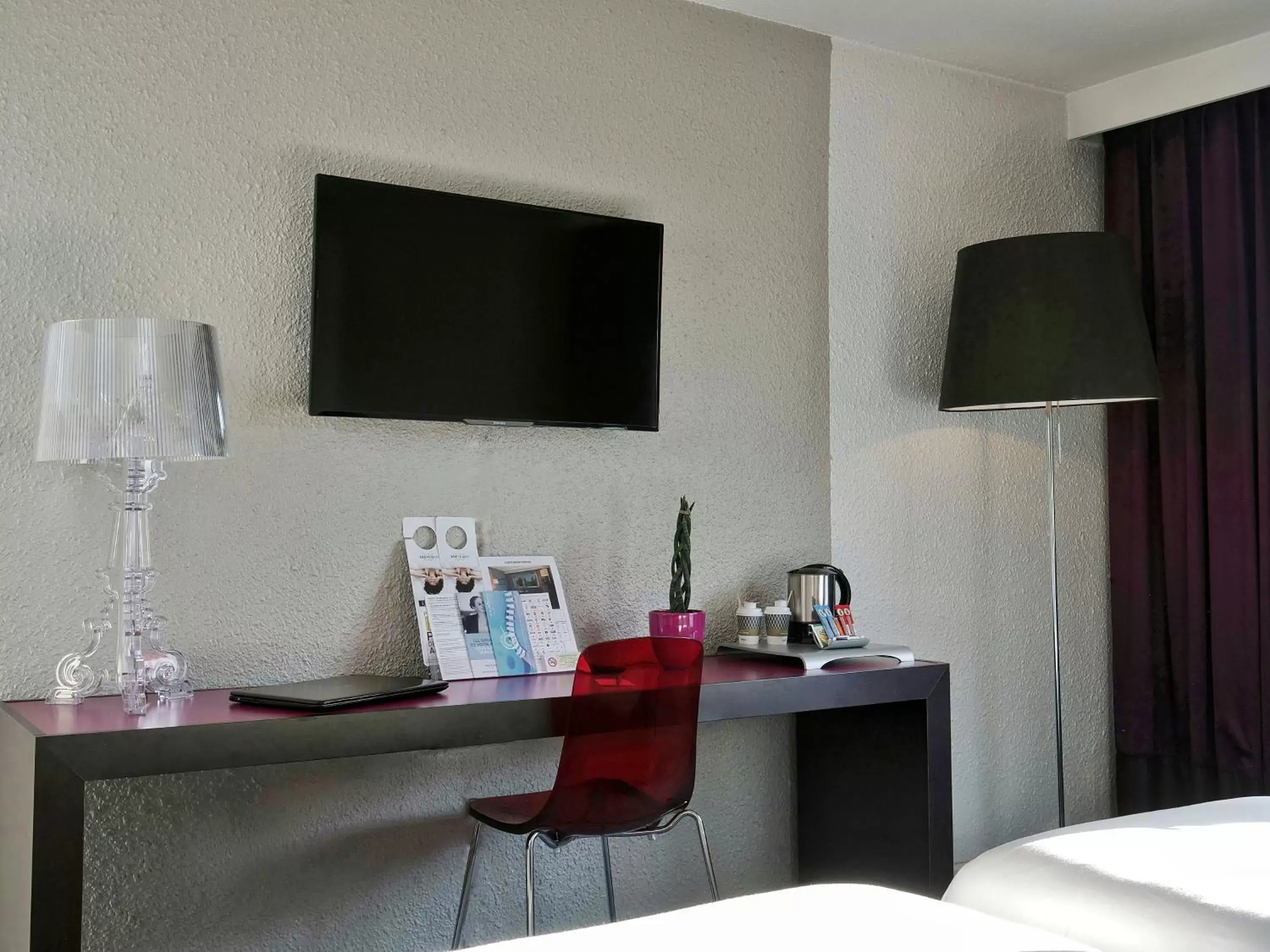 Photo of the whole room, TV/Entertainment Center in Mercure Annemasse Porte De Genève