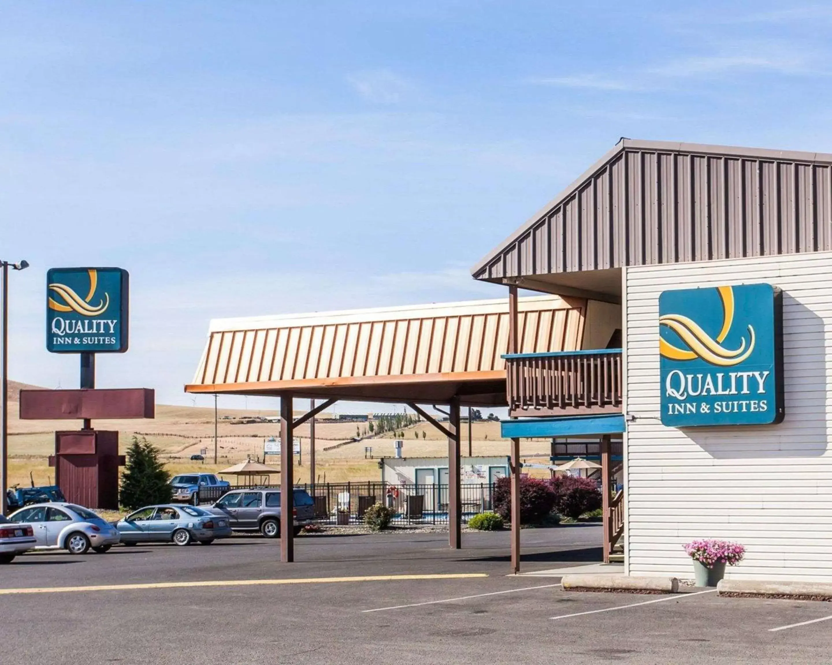 Property building, Property Logo/Sign in Quality Inn & Suites Goldendale