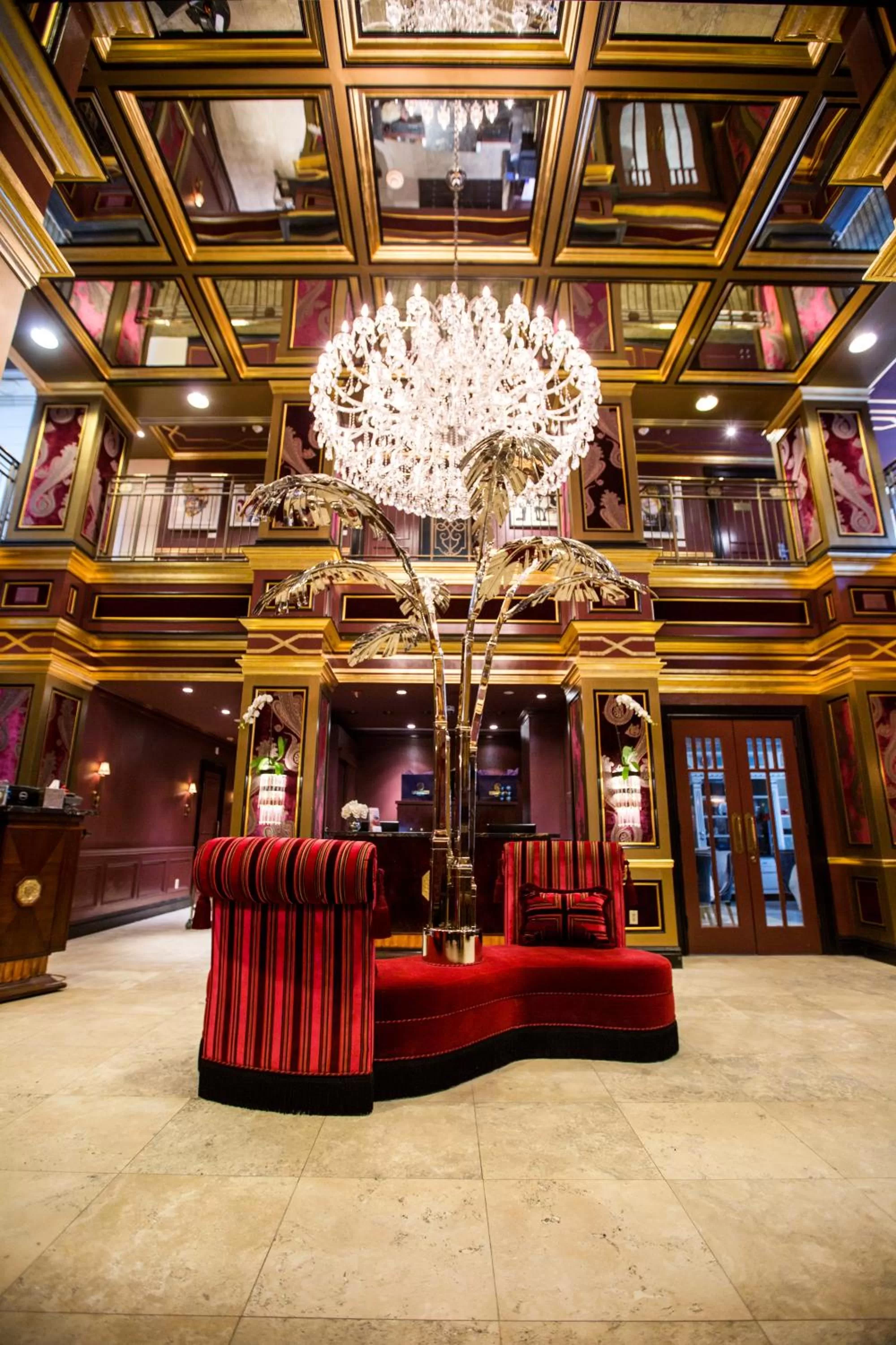 Lobby or reception in Windsor Arms Hotel