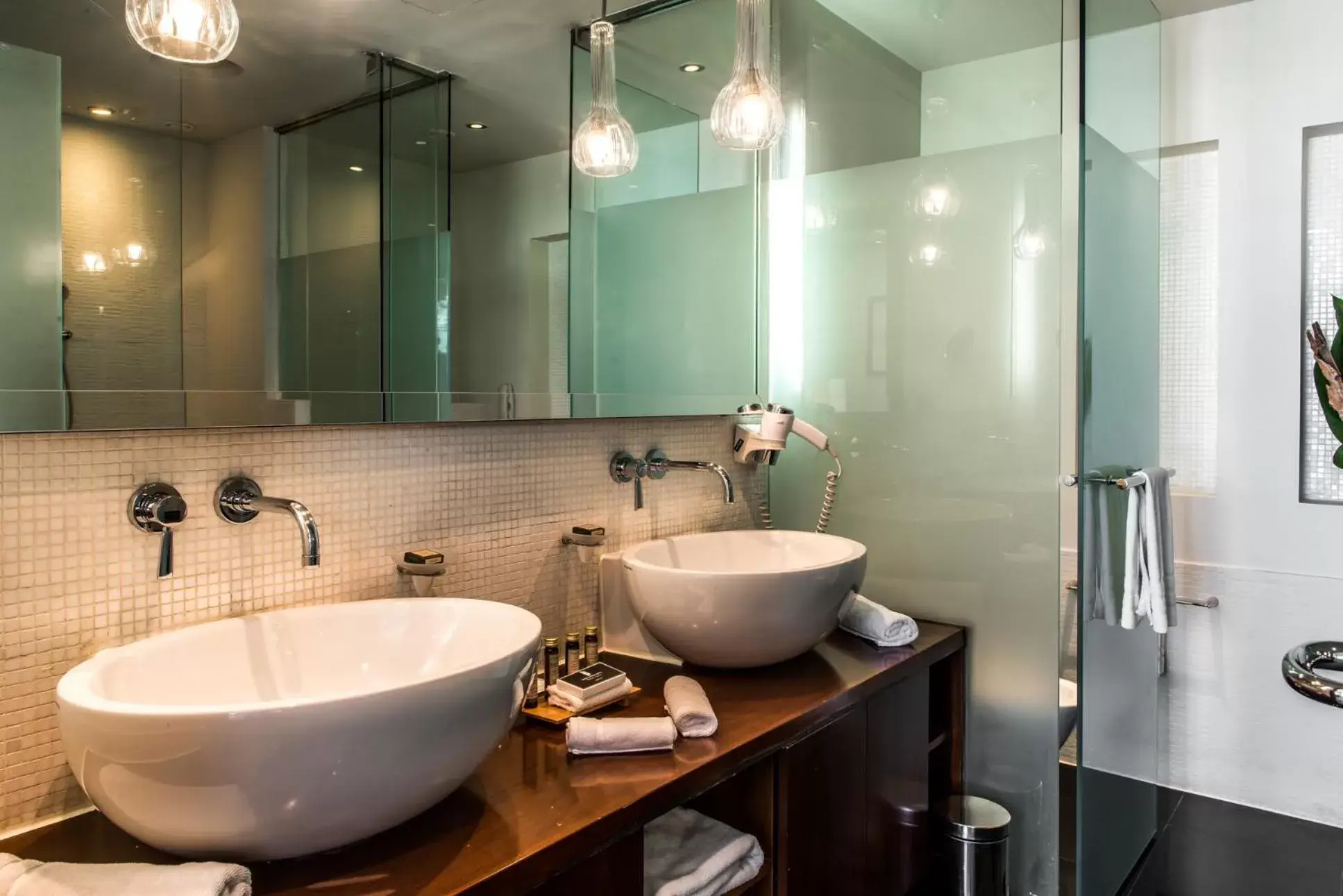 Bathroom in Kenzi Tower Hotel