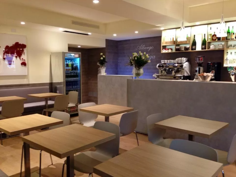 Lounge or bar in Hotel Moniga