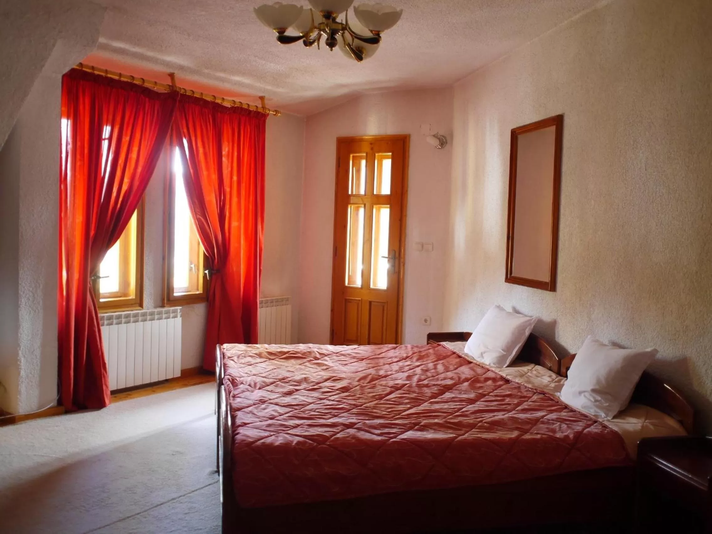 Photo of the whole room, Bed in Family Hotel Silver