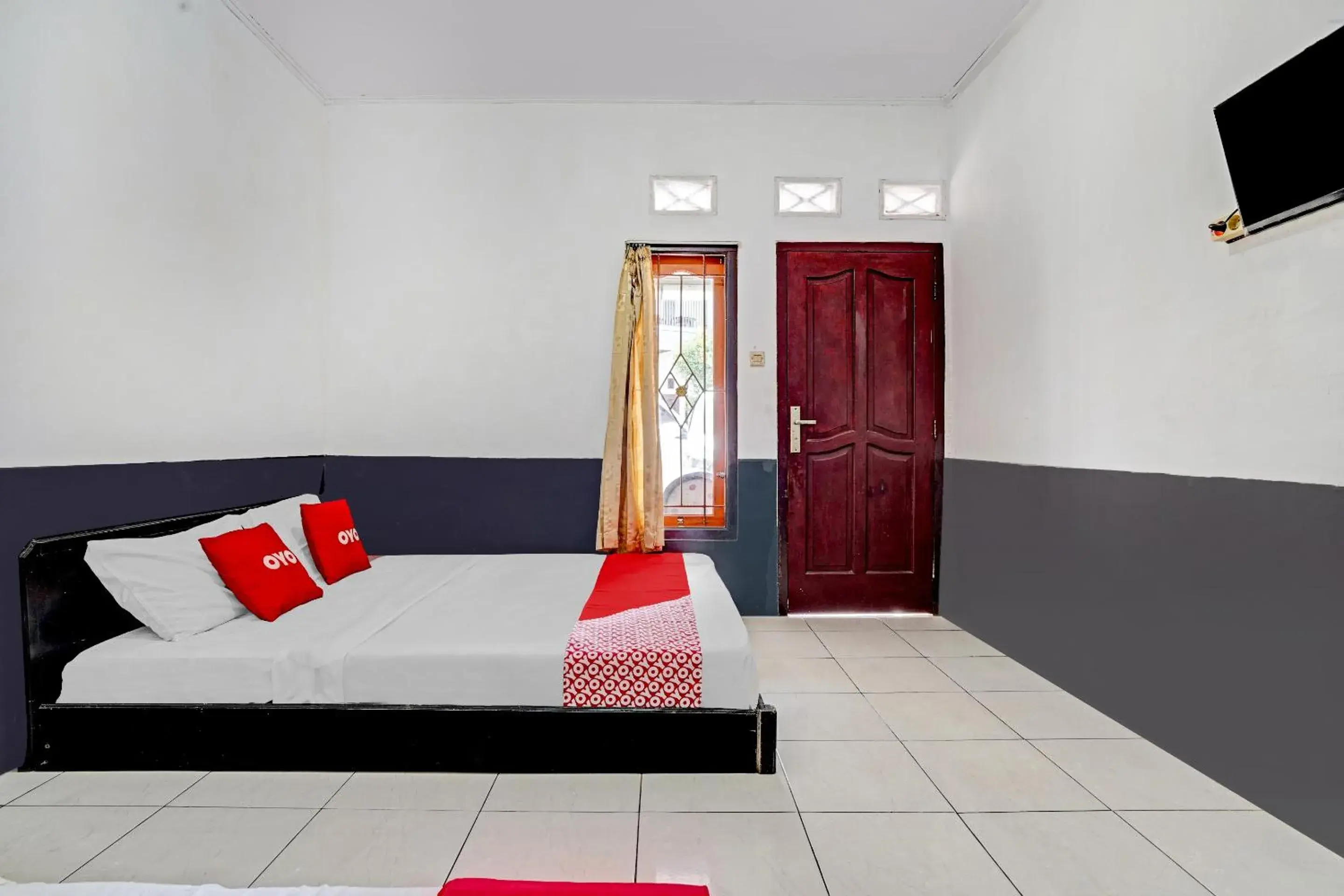 Bedroom, Bed in SUPER OYO 90405 Penginapan Sasti Kuningan