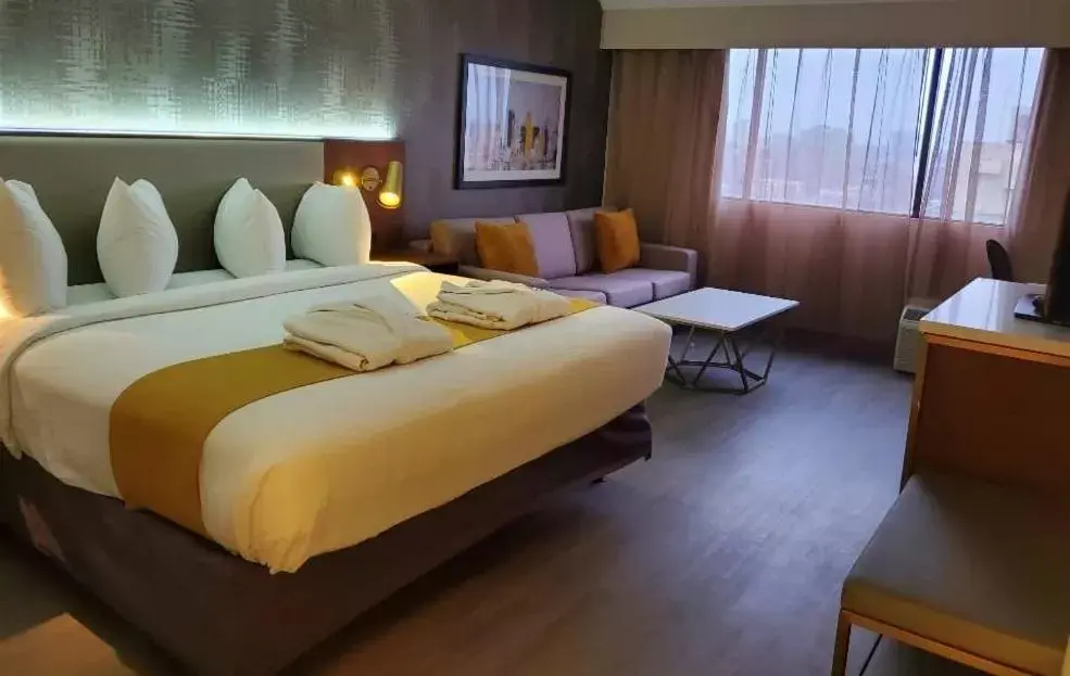 Bedroom, Bed in Atlantica Hotel Halifax