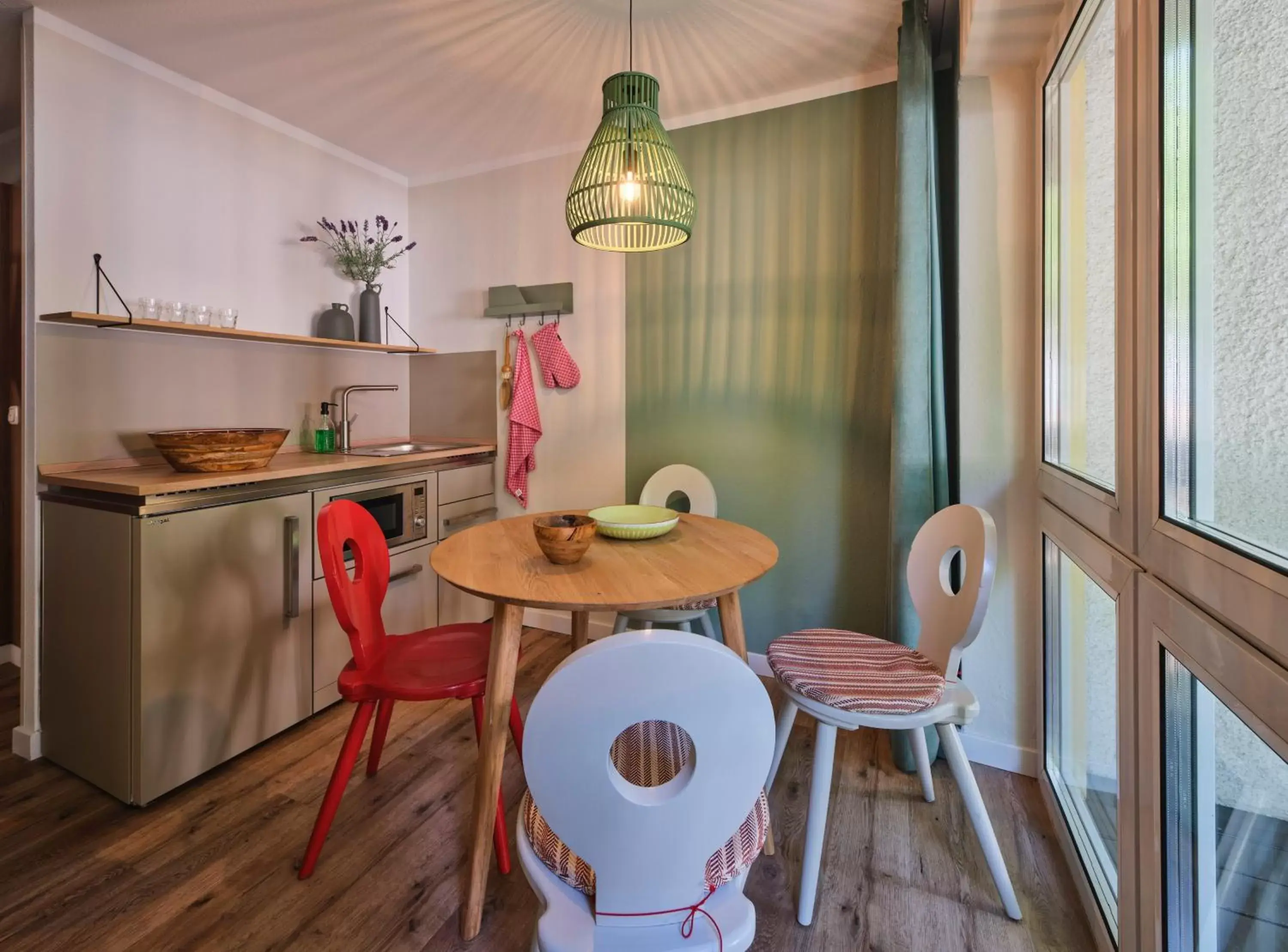 Kitchen or kitchenette, Dining Area in Classik Hotel Martinshof