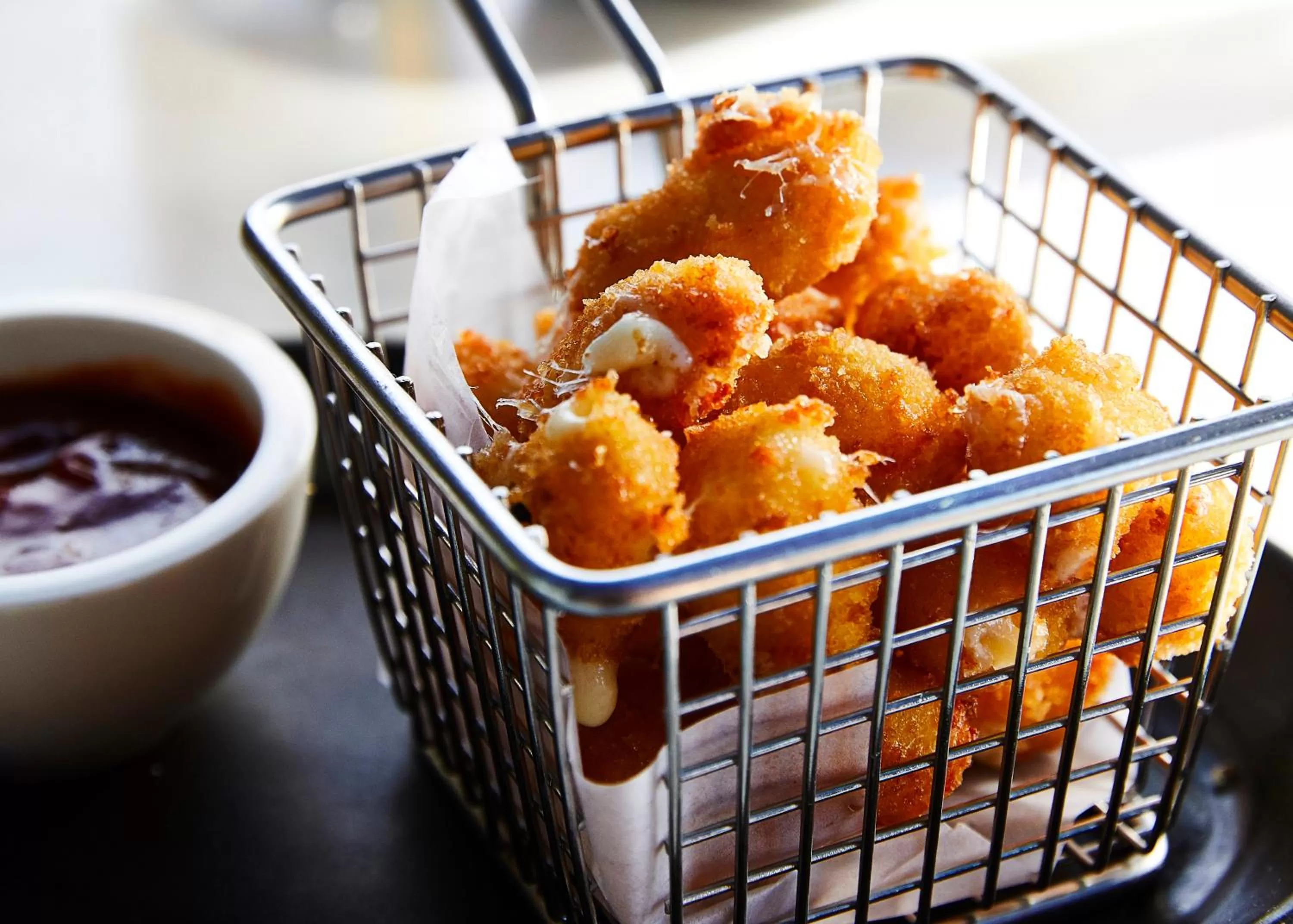 Restaurant/places to eat in Kimpton Journeyman Hotel by IHG