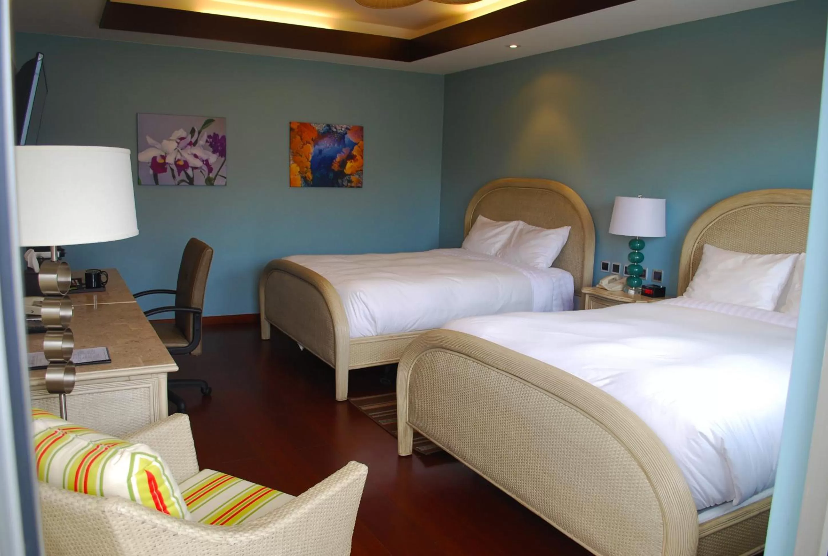 Bedroom in Surfrider Resort Hotel