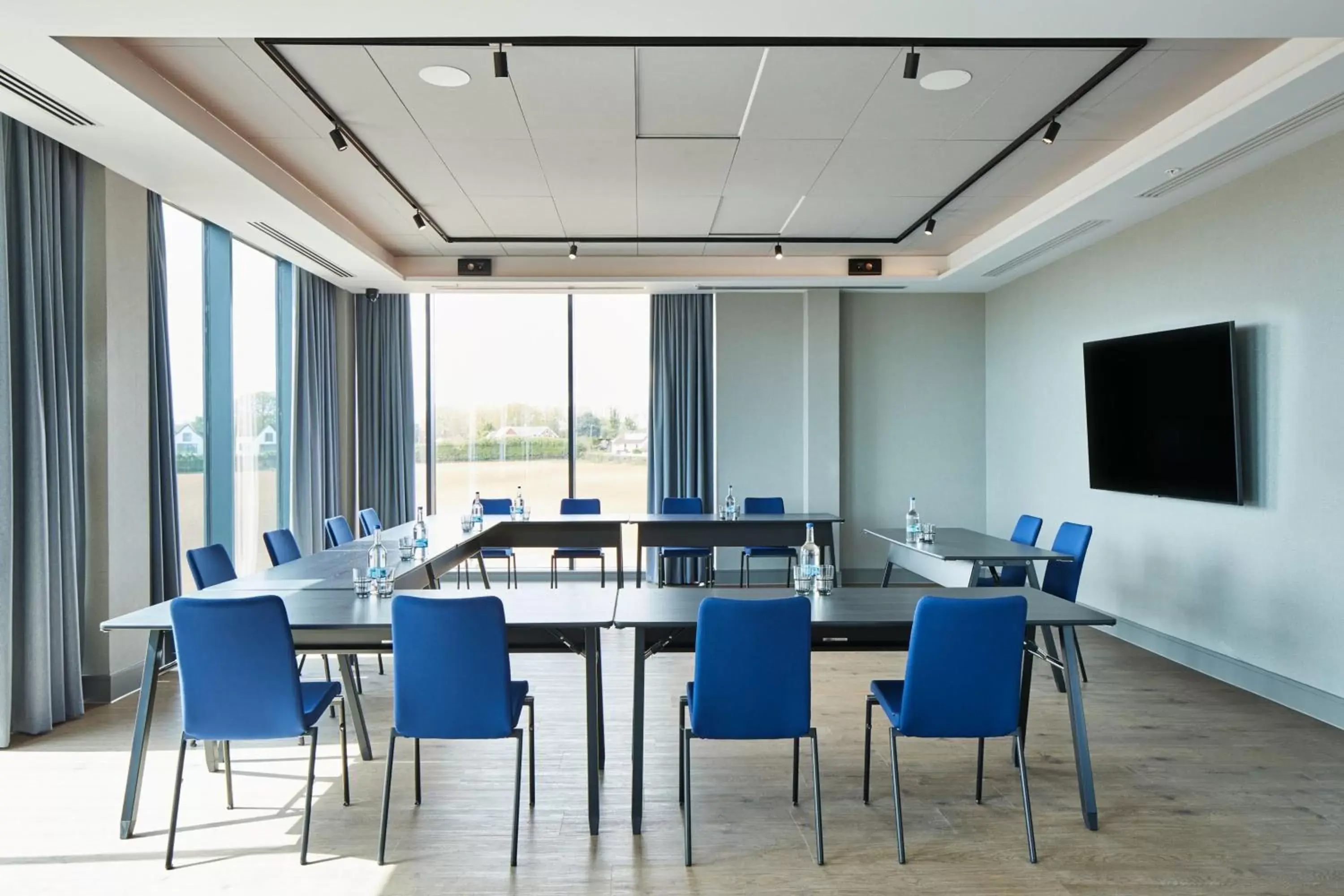 Meeting/conference room in Courtyard by Marriott Exeter Sandy Park