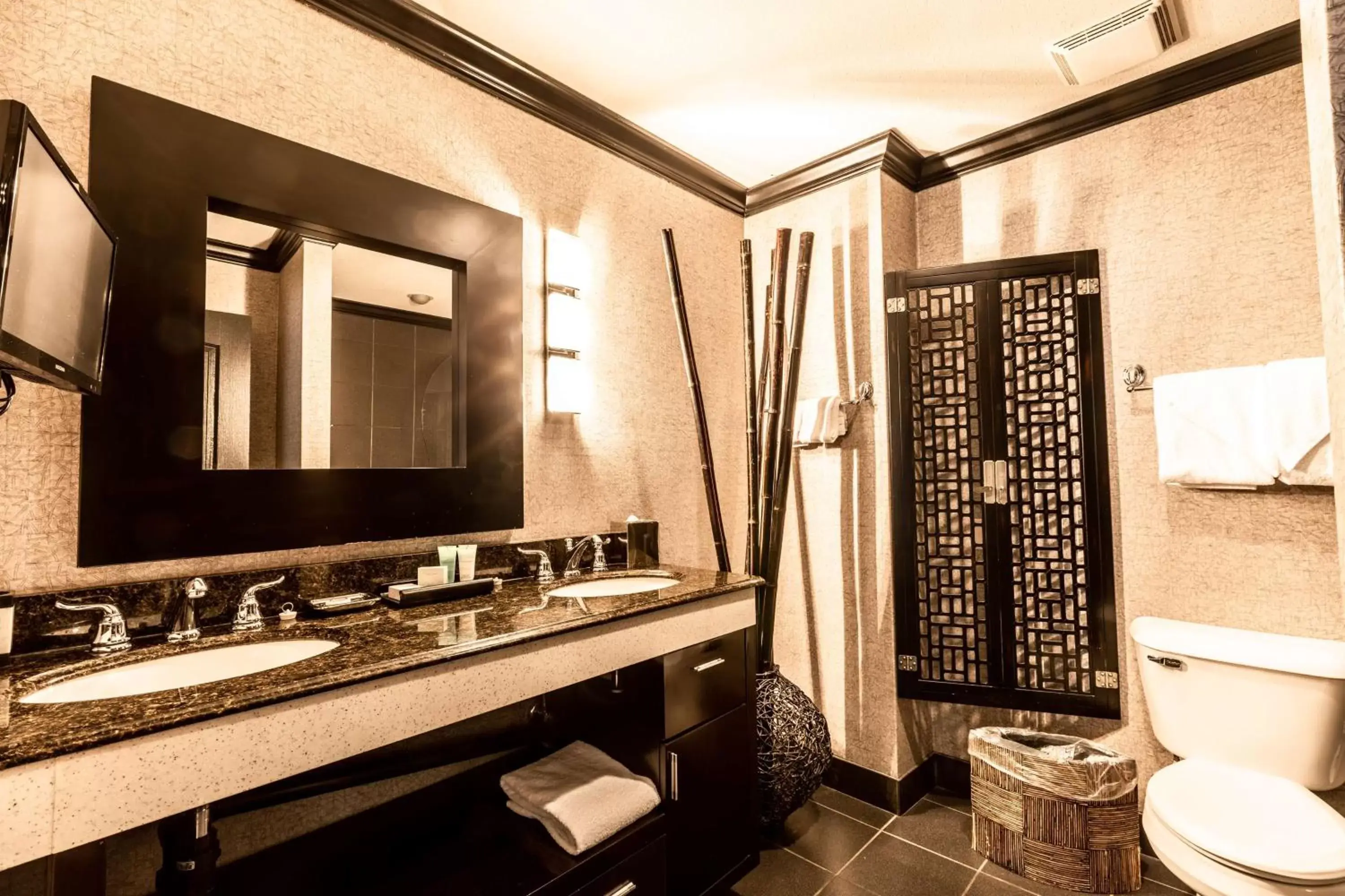 Bathroom in Prestige Lakeside Resort, WorldHotels Elite