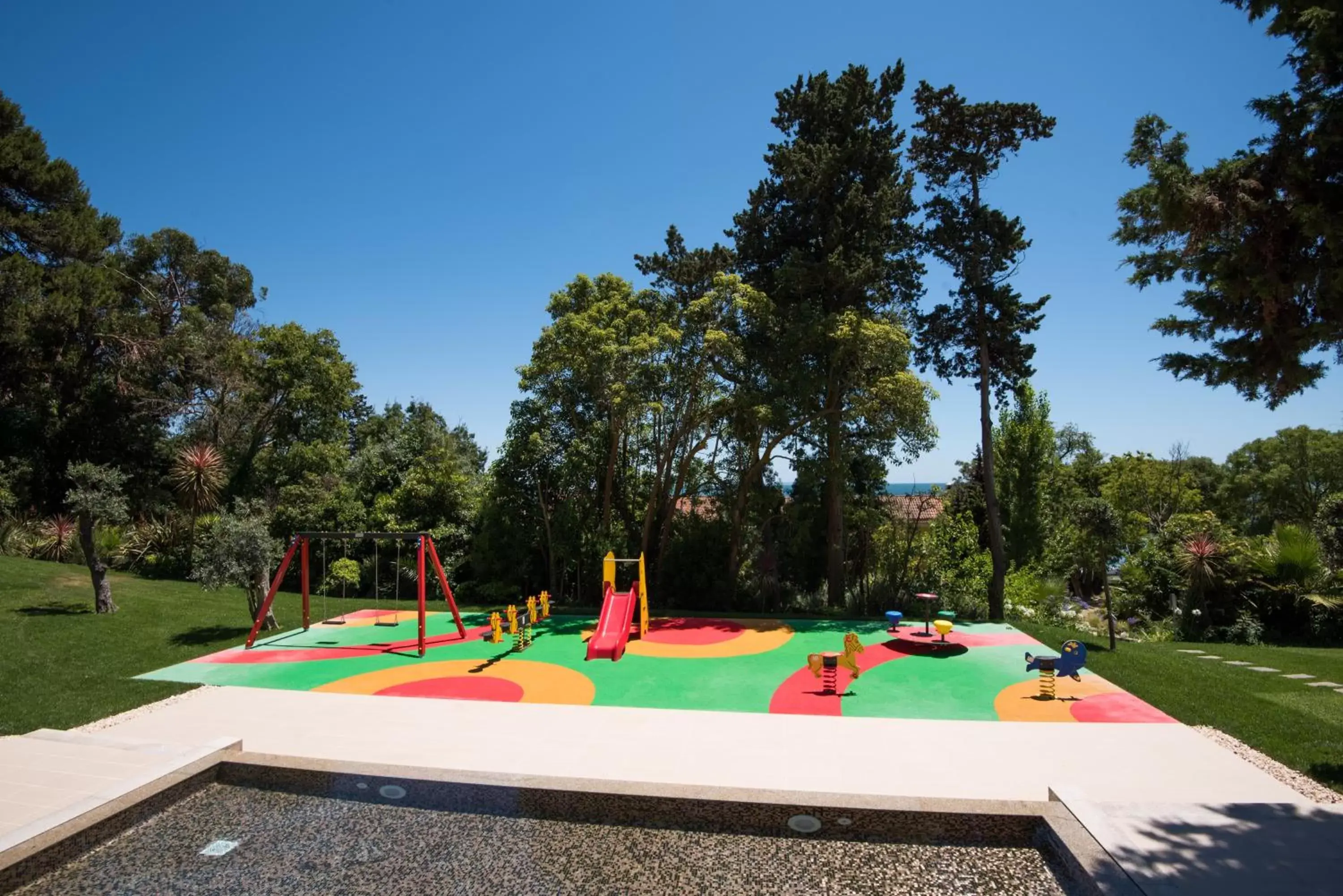 Property building, Swimming Pool in Vila Gale Collection Palácio dos Arcos