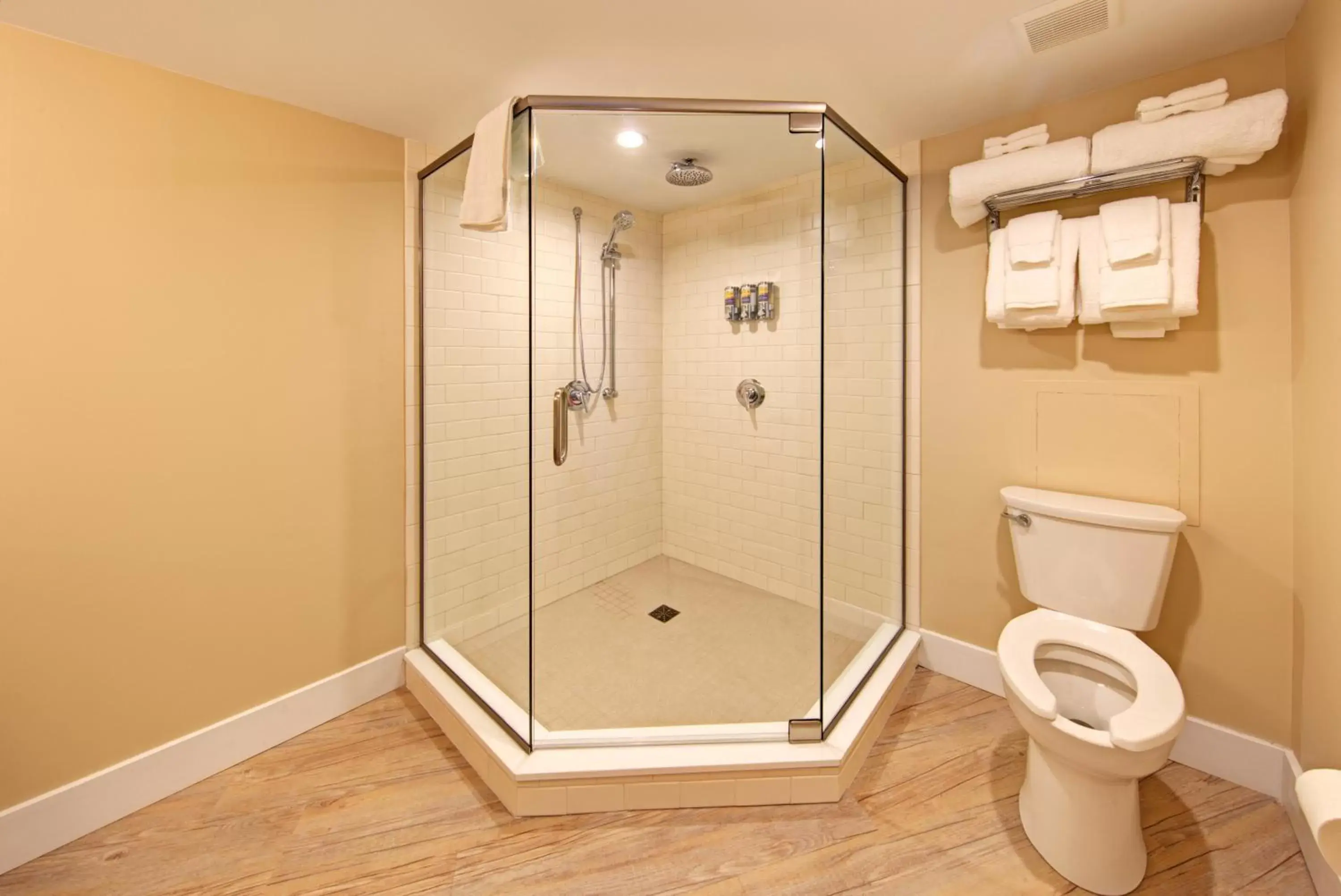 Bathroom in Commander Hotel & Suites