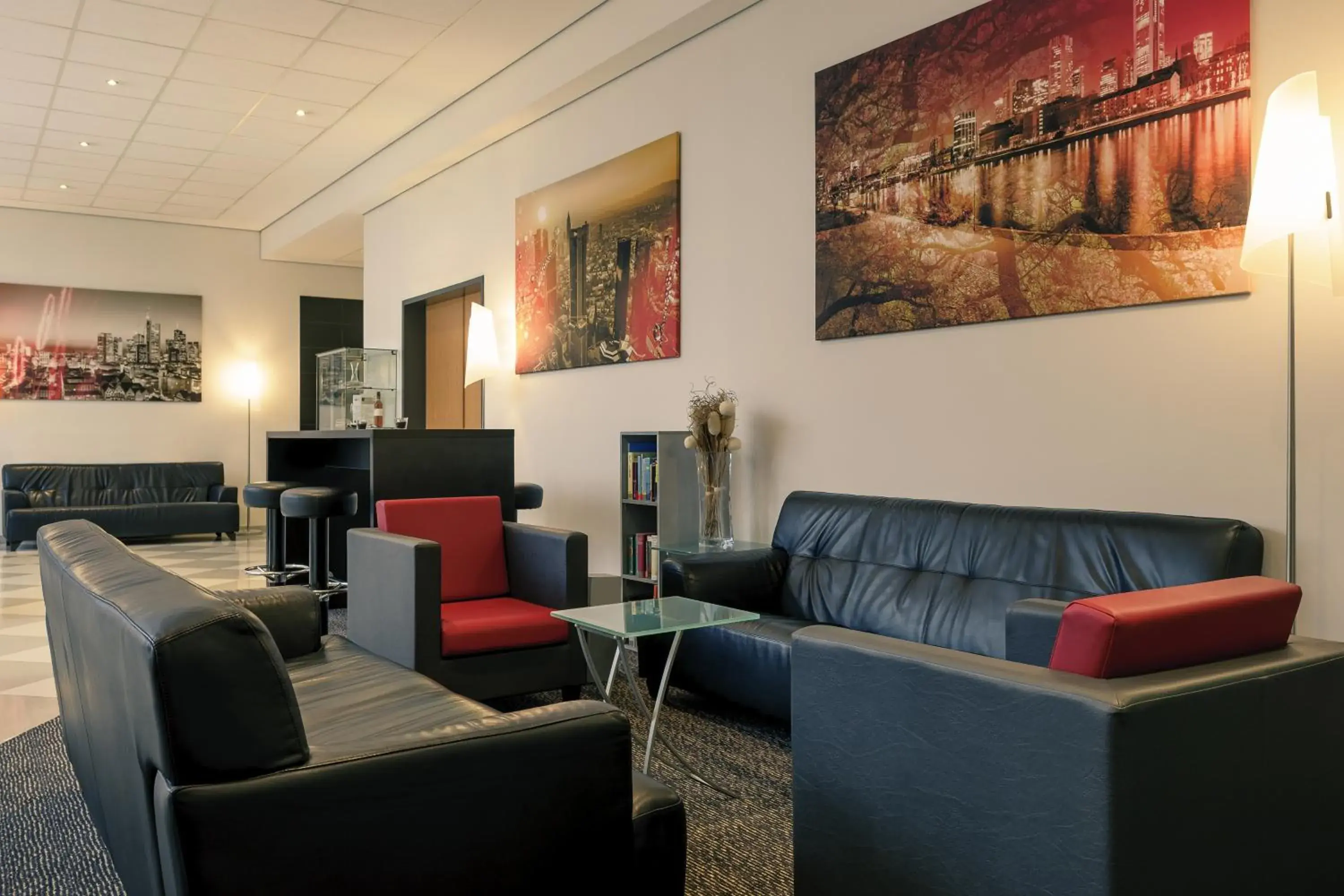 Lobby or reception, Lounge/Bar in Mercure Hotel Frankfurt Eschborn Süd