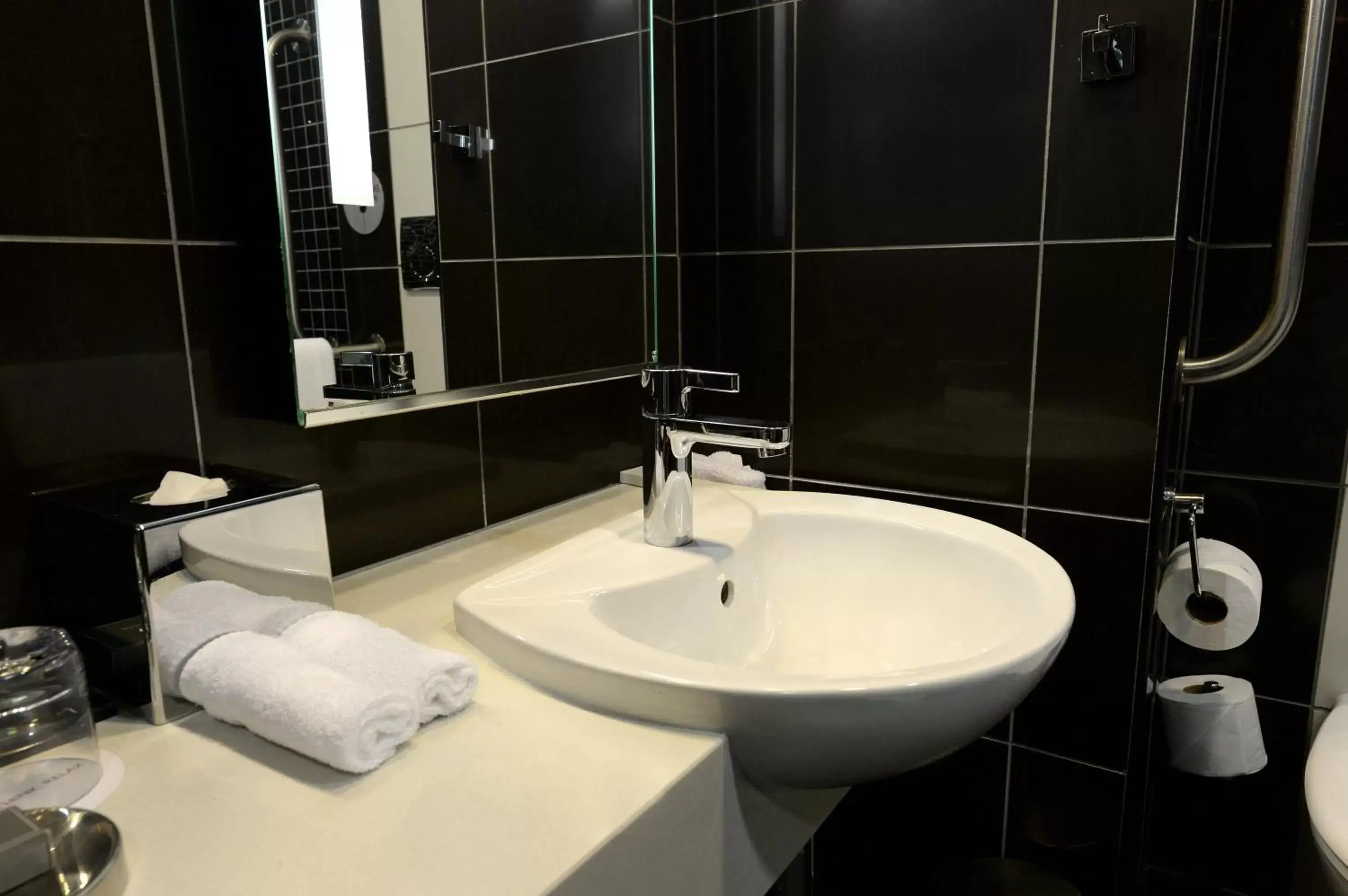 Bathroom in Southern Sun Rosebank