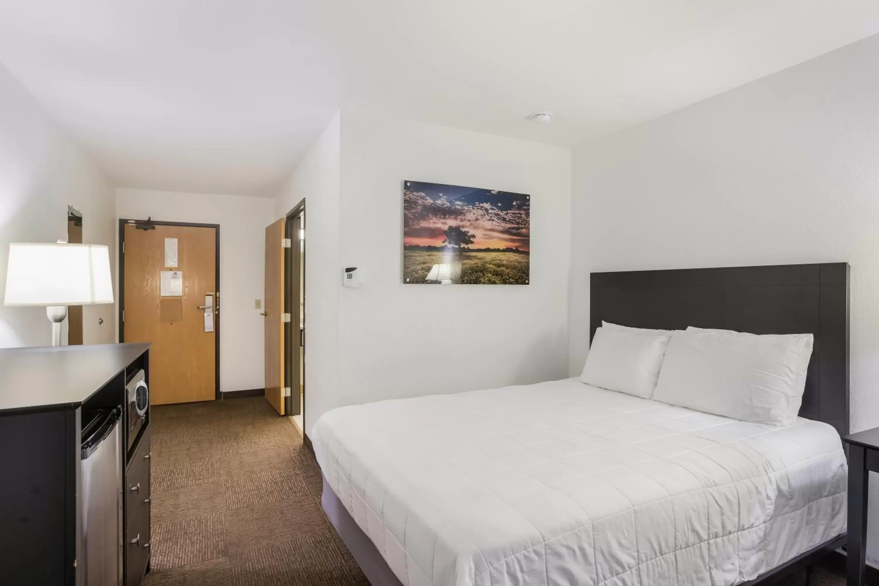 Bed in Americas Best Value Inn & Suites-Birch Run